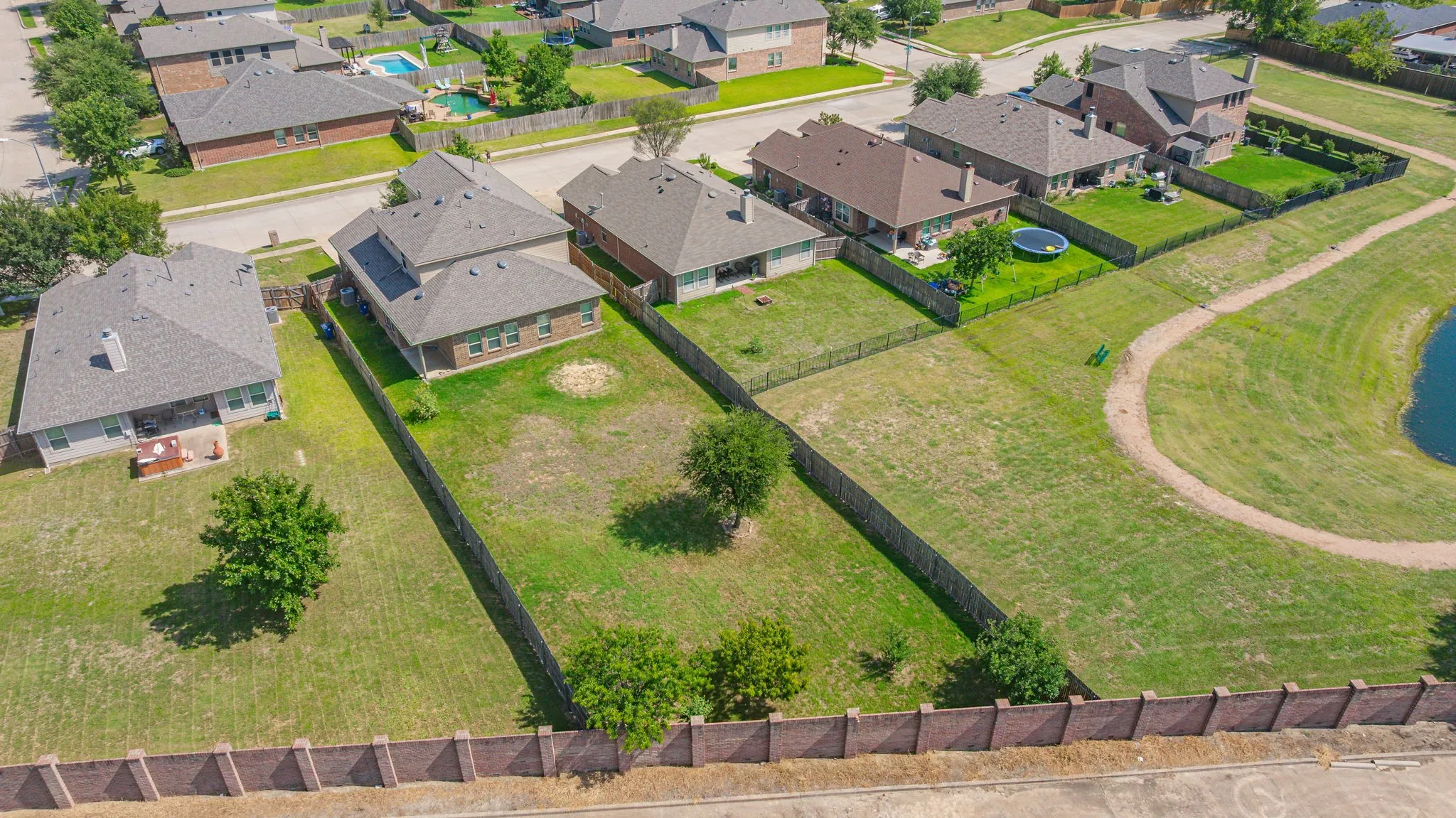 Single Family Residence For Sale in Tarrant County , 229 Pin Cushion Trail, Burleson, Texas 76028, 5 Bedrooms, 4 Bathrooms, Garage spaces, 3,117 Sqft, built in 2013, Price $425,000, mls#21338270, Real Estate Agent in Burleson, Homes For Sale in Tarrant county, Homes For Sale in Burleson, Realtor in Burleson Texas, Real Estate Brokerage Independent Realty Texas, Luminita Cordes Realtor