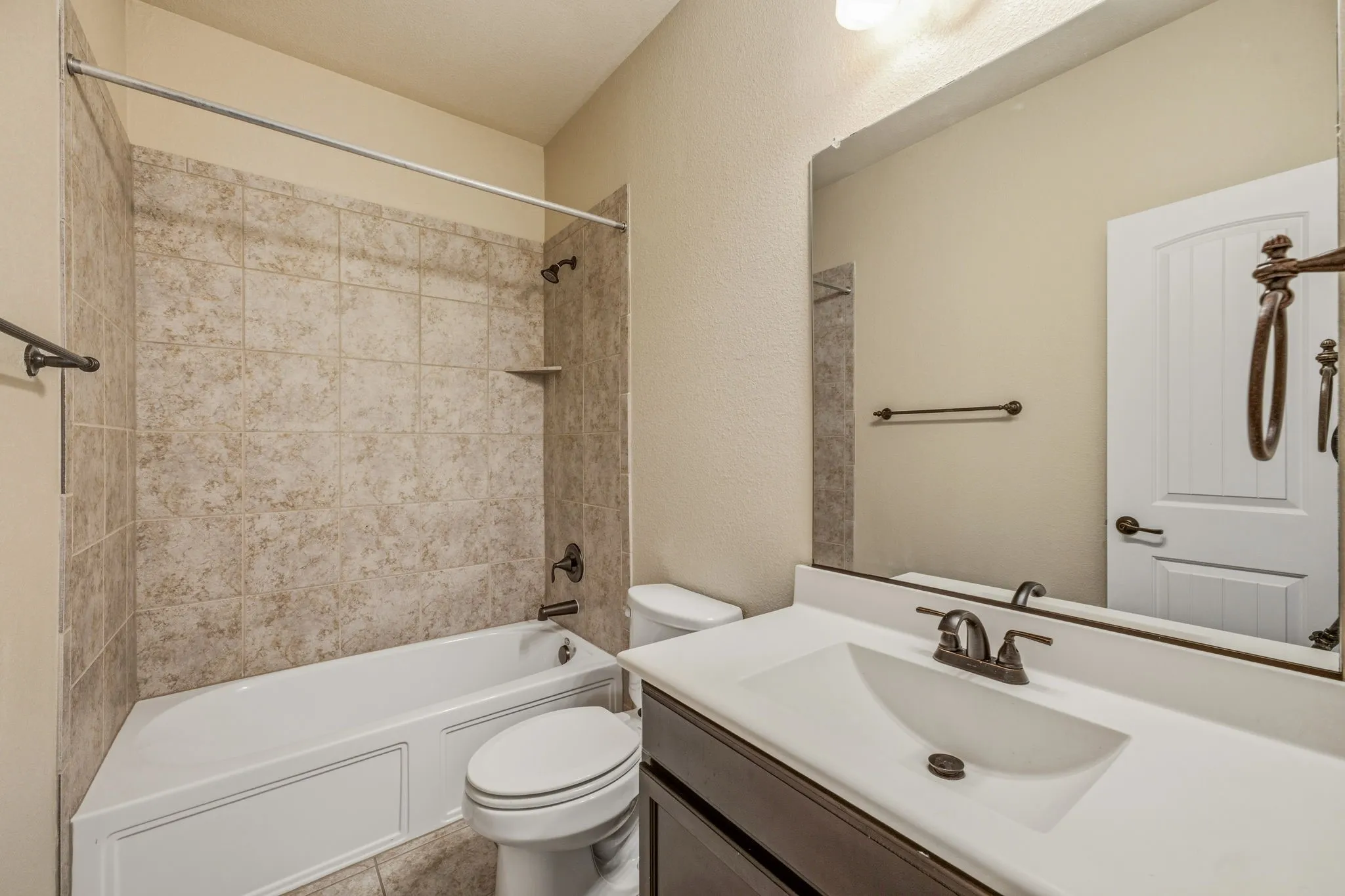 Single Family Residence For Sale in Tarrant County , 229 Pin Cushion Trail, Burleson, Texas 76028, 5 Bedrooms, 4 Bathrooms, Garage spaces, 3,117 Sqft, built in 2013, Price $425,000, mls#21338270, Real Estate Agent in Burleson, Homes For Sale in Tarrant county, Homes For Sale in Burleson, Realtor in Burleson Texas, Real Estate Brokerage Independent Realty Texas, Luminita Cordes Realtor