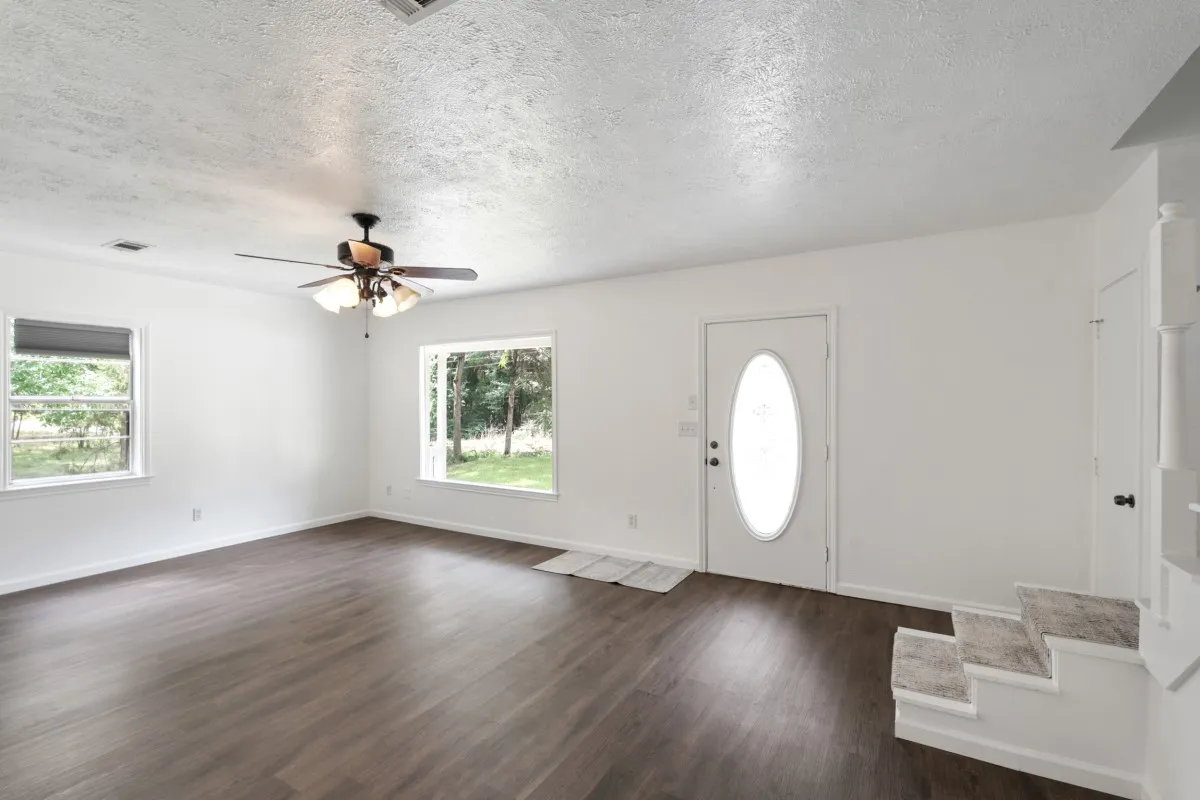 Single Family Residence For Sale in Henderson County , 14224 Daniel Boone Lane, Log Cabin, Texas 75148, 3 Bedroom, 2 Bathroom, Garage spaces, 1,733 Sqft, built in 1998, mls#21338326, Real Estate Agent in Log Cabin, Homes For Sale in Henderson county, Homes For Sale in Log Cabin, Realtor in Log Cabin Texas, Real Estate Brokerage Independent Realty Texas, Luminita Cordes Realtor