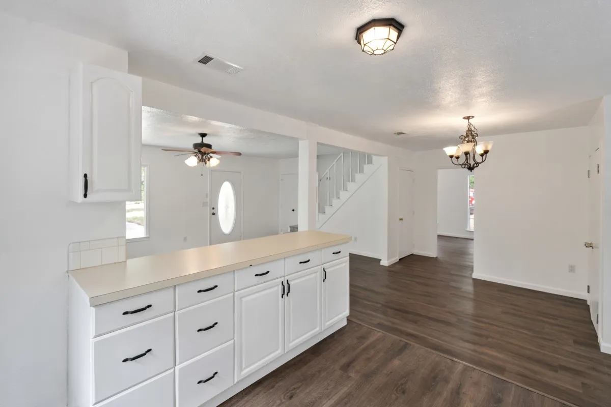 Single Family Residence For Sale in Henderson County , 14224 Daniel Boone Lane, Log Cabin, Texas 75148, 3 Bedroom, 2 Bathroom, Garage spaces, 1,733 Sqft, built in 1998, mls#21338326, Real Estate Agent in Log Cabin, Homes For Sale in Henderson county, Homes For Sale in Log Cabin, Realtor in Log Cabin Texas, Real Estate Brokerage Independent Realty Texas, Luminita Cordes Realtor