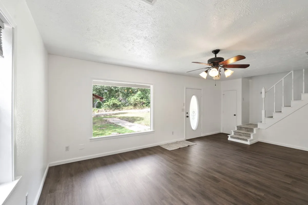 Single Family Residence For Sale in Henderson County , 14224 Daniel Boone Lane, Log Cabin, Texas 75148, 3 Bedroom, 2 Bathroom, Garage spaces, 1,733 Sqft, built in 1998, mls#21338326, Real Estate Agent in Log Cabin, Homes For Sale in Henderson county, Homes For Sale in Log Cabin, Realtor in Log Cabin Texas, Real Estate Brokerage Independent Realty Texas, Luminita Cordes Realtor