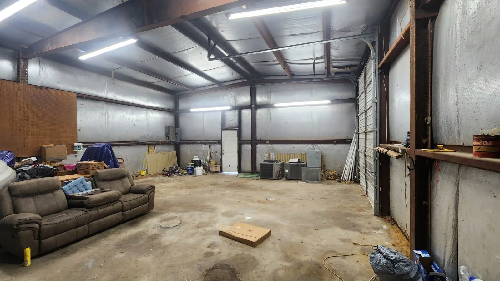 Office For Sale in Morris County , 804 E Main Street, Omaha, Texas 75571, 0, 0, Garage spaces, 0 Sqft, built in 1971, Price $230,000, mls#21318732, Real Estate Agent in Omaha, Homes For Sale in Morris county, Homes For Sale in Omaha, Realtor in Omaha Texas, Real Estate Brokerage Independent Realty Texas, Luminita Cordes Realtor
