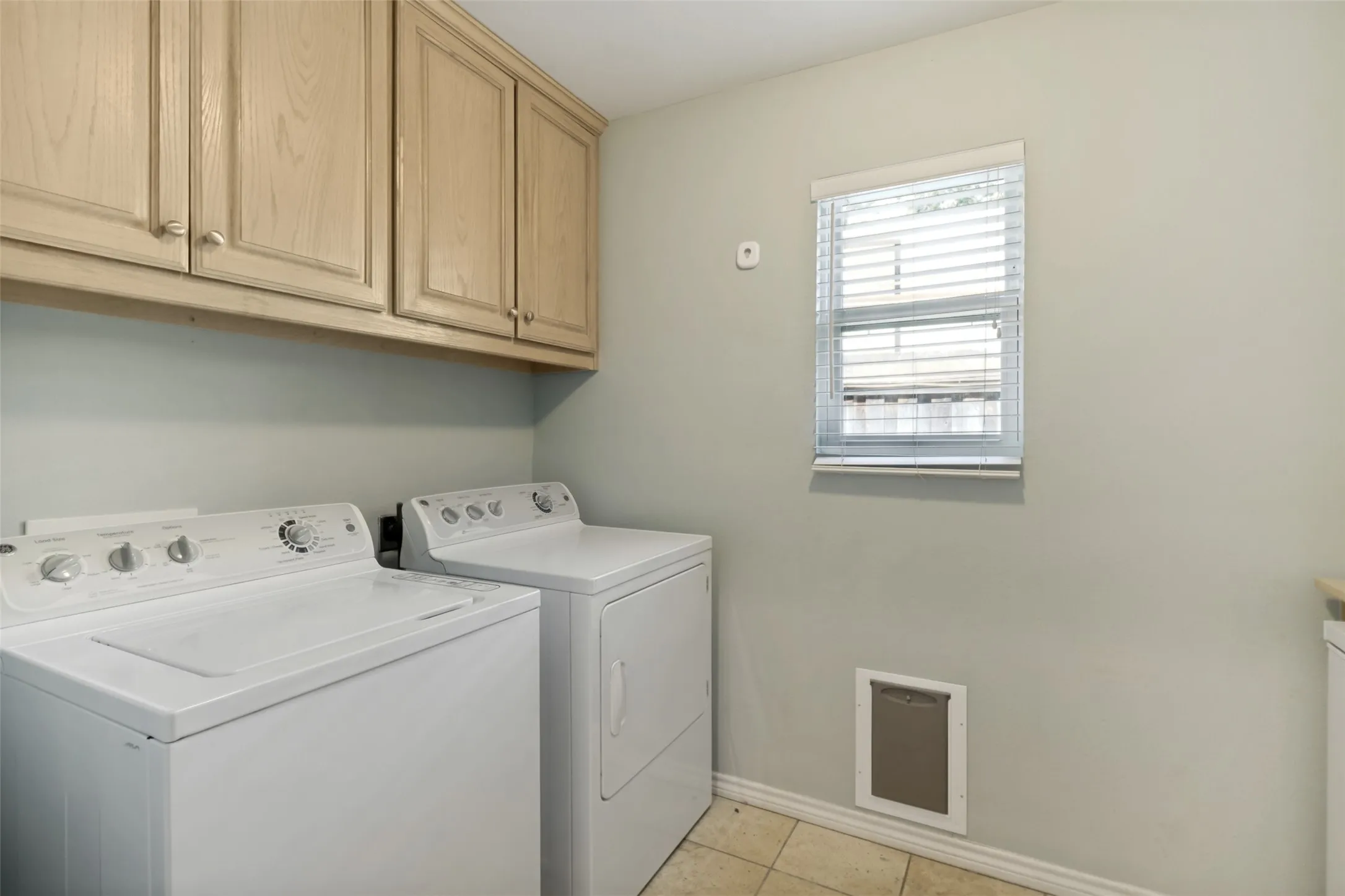 Single Family Residence For Sale in Dallas County , 5818 Vickery Boulevard, Dallas, Texas 75206, 3 Bedroom, 3 Bathroom, 2 Garage spaces, 1,694 Sqft, built in 1930, mls#21337709, Real Estate Agent in Dallas, Homes For Sale in Dallas county, Homes For Sale in Dallas, Realtor in Dallas Texas, Real Estate Brokerage Independent Realty Texas, Luminita Cordes Realtor