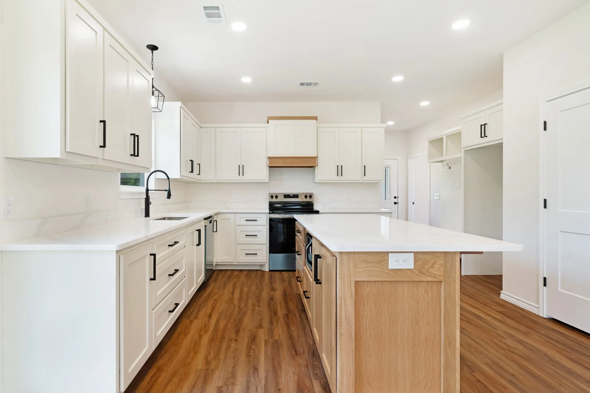 Single Family Residence For Sale in Lamar County , 705 Daniel Street, Blossom, Texas 75416, 3 Bedroom, 2 Bathroom, Garage spaces, 1,432 Sqft, built in 2026, mls#21338113, Real Estate Agent in Blossom, Homes For Sale in Lamar county, Homes For Sale in Blossom, Realtor in Blossom Texas, Real Estate Brokerage Independent Realty Texas, Luminita Cordes Realtor