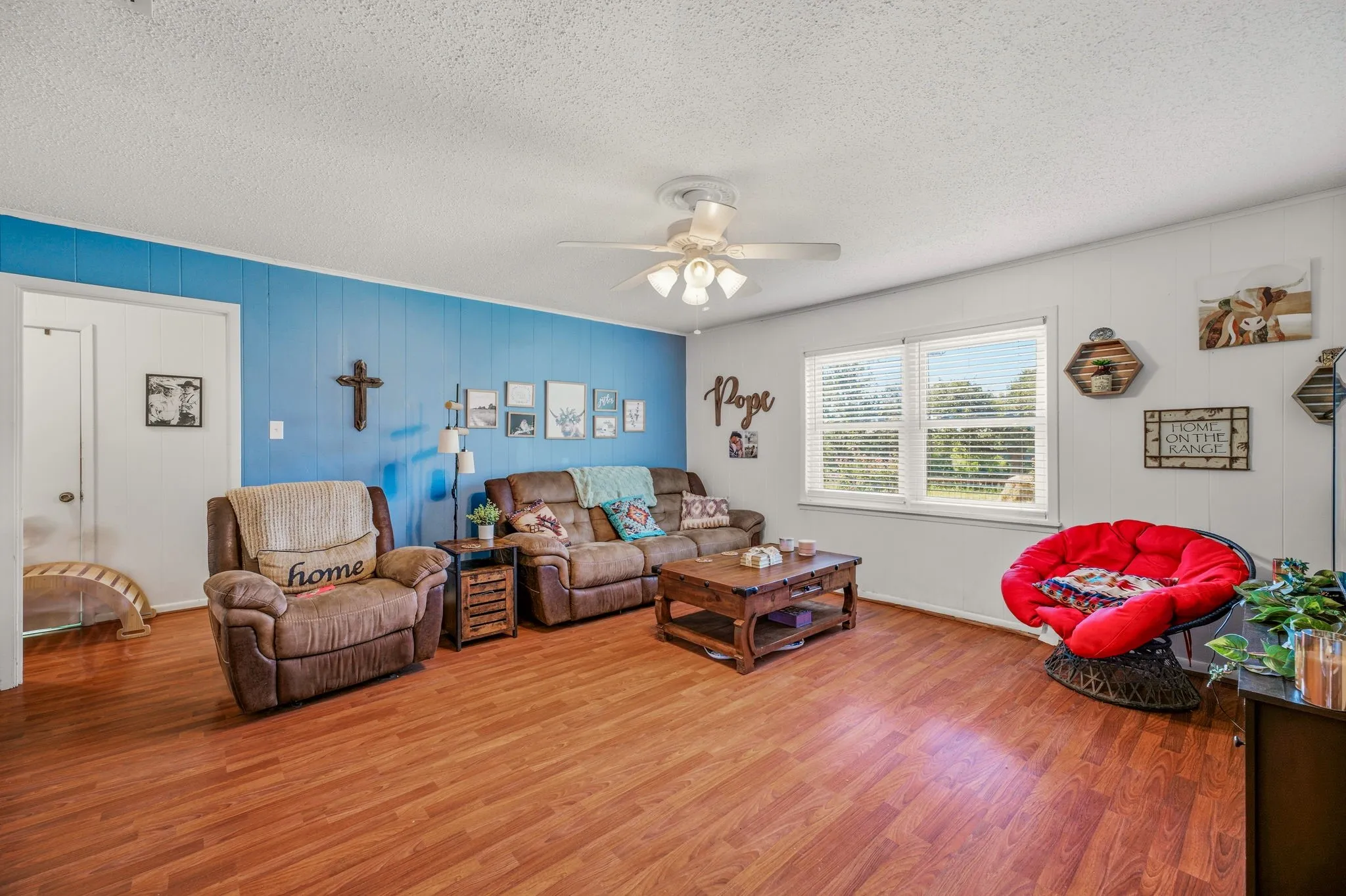 Single Family Residence For Sale in Johnson County , 3704 County Road 801, Cleburne, Texas 76031, 2 Bedroom, 1 Bathroom, Garage spaces, 896 Sqft, built in 1975, mls#21338358, Real Estate Agent in Cleburne, Homes For Sale in Johnson county, Homes For Sale in Cleburne, Realtor in Cleburne Texas, Real Estate Brokerage Independent Realty Texas, Luminita Cordes Realtor