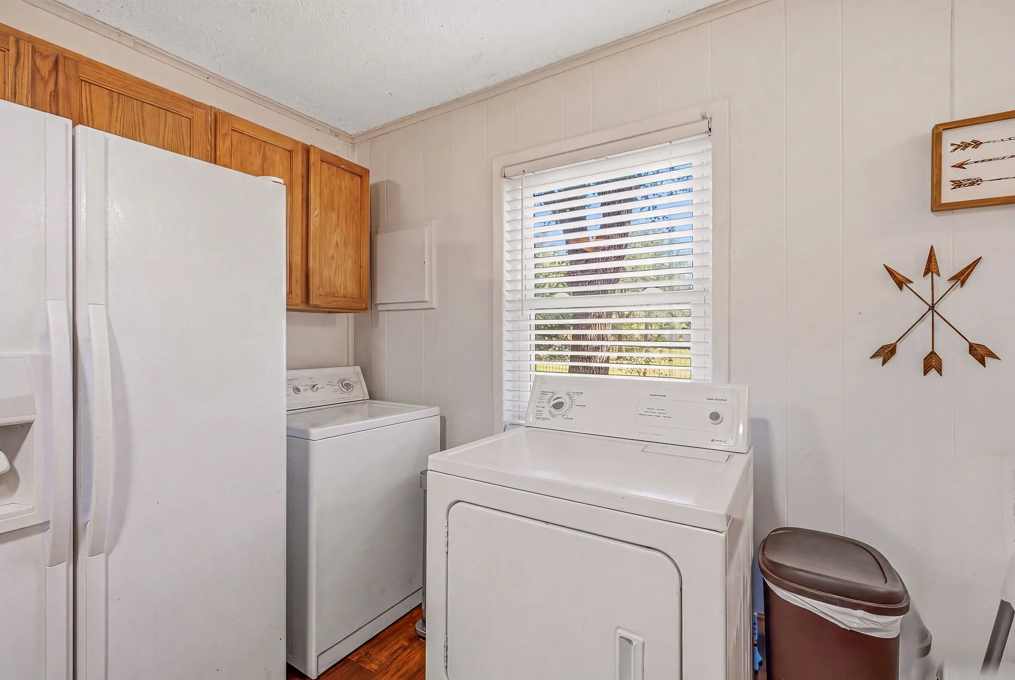 Single Family Residence For Sale in Johnson County , 3704 County Road 801, Cleburne, Texas 76031, 2 Bedroom, 1 Bathroom, Garage spaces, 896 Sqft, built in 1975, mls#21338358, Real Estate Agent in Cleburne, Homes For Sale in Johnson county, Homes For Sale in Cleburne, Realtor in Cleburne Texas, Real Estate Brokerage Independent Realty Texas, Luminita Cordes Realtor