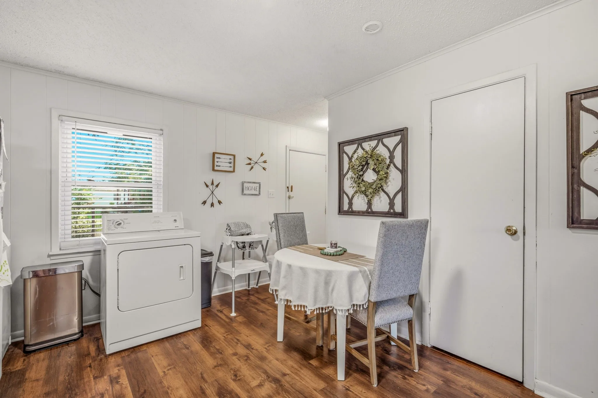 Single Family Residence For Sale in Johnson County , 3704 County Road 801, Cleburne, Texas 76031, 2 Bedroom, 1 Bathroom, Garage spaces, 896 Sqft, built in 1975, mls#21338358, Real Estate Agent in Cleburne, Homes For Sale in Johnson county, Homes For Sale in Cleburne, Realtor in Cleburne Texas, Real Estate Brokerage Independent Realty Texas, Luminita Cordes Realtor