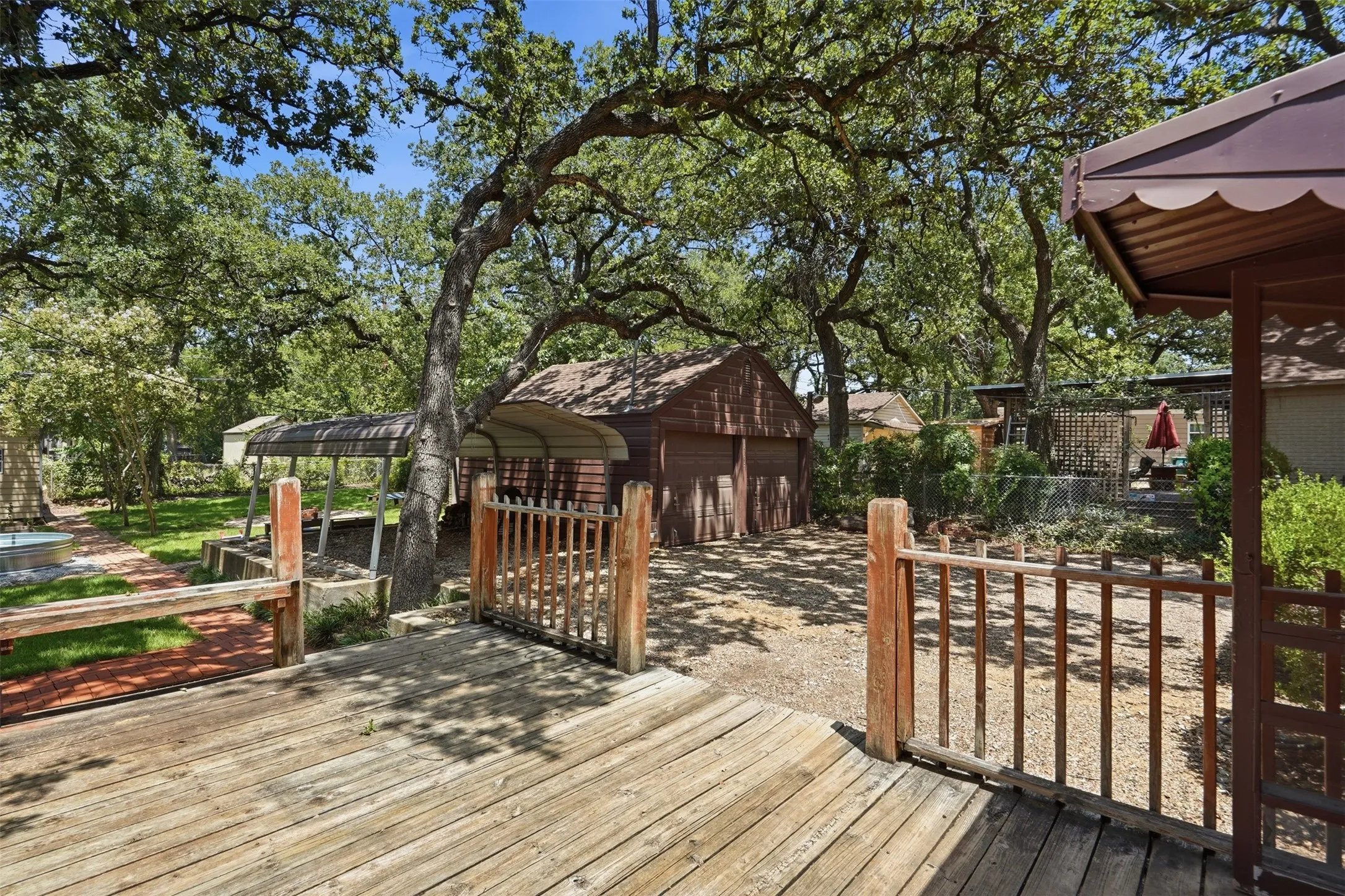 Single Family Residence For Sale in Tarrant County , 2113 Yucca Avenue, Fort Worth, Texas 76111, 3 Bedroom, 2 Bathroom, 2 Garage spaces, 1,800 Sqft, built in 1941, mls#21329868, Real Estate Agent in Fort Worth, Homes For Sale in Tarrant county, Homes For Sale in Fort Worth, Realtor in Fort Worth Texas, Real Estate Brokerage Independent Realty Texas, Luminita Cordes Realtor