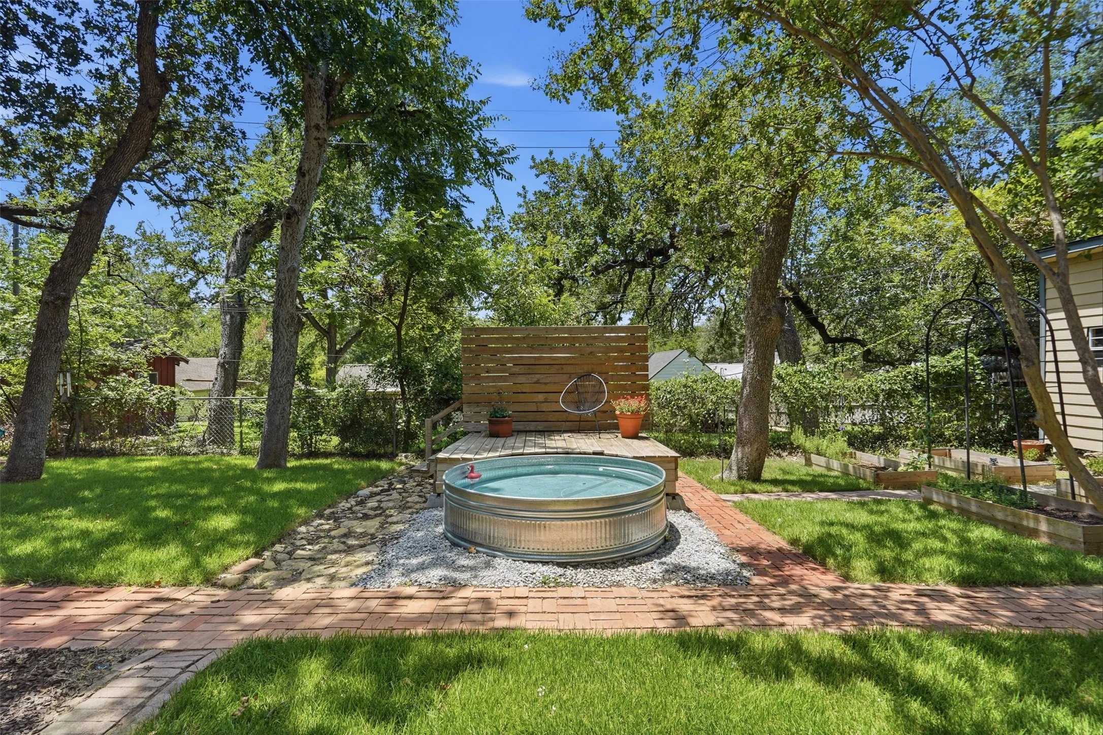 Single Family Residence For Sale in Tarrant County , 2113 Yucca Avenue, Fort Worth, Texas 76111, 3 Bedroom, 2 Bathroom, 2 Garage spaces, 1,800 Sqft, built in 1941, mls#21329868, Real Estate Agent in Fort Worth, Homes For Sale in Tarrant county, Homes For Sale in Fort Worth, Realtor in Fort Worth Texas, Real Estate Brokerage Independent Realty Texas, Luminita Cordes Realtor