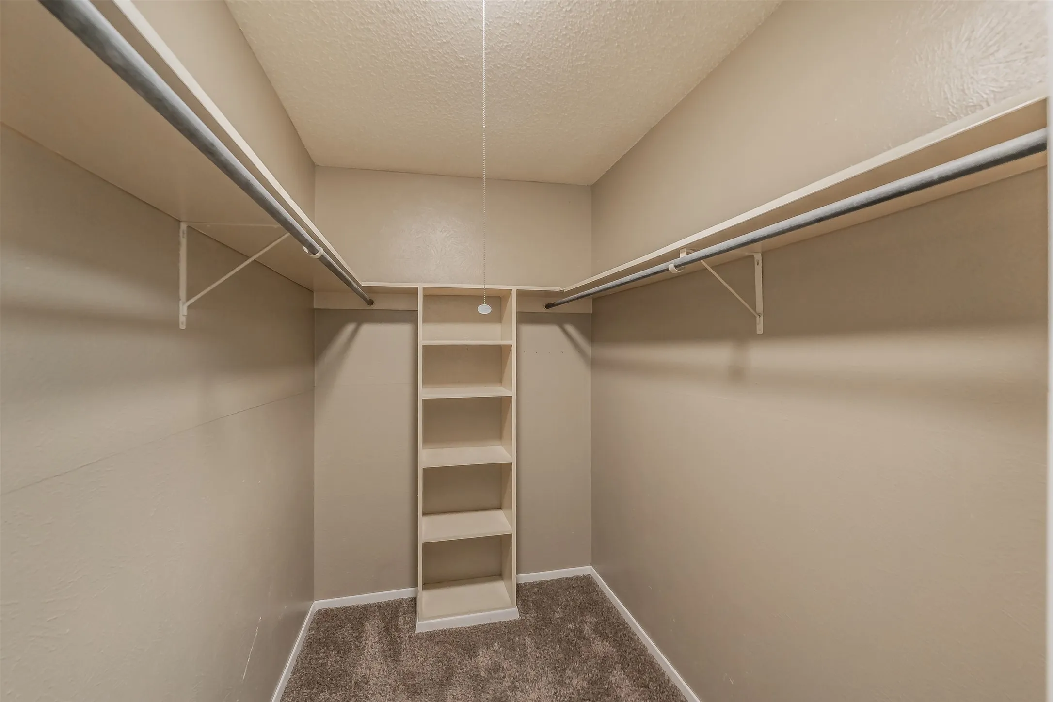 Single Family Residence For Sale in Johnson County , 1227 Willowwood Drive, Cleburne, Texas 76033, 3 Bedroom, 2 Bathroom, 2 Garage spaces, 1,495 Sqft, built in 1974, mls#21338265, Real Estate Agent in Cleburne, Homes For Sale in Johnson county, Homes For Sale in Cleburne, Realtor in Cleburne Texas, Real Estate Brokerage Independent Realty Texas, Luminita Cordes Realtor