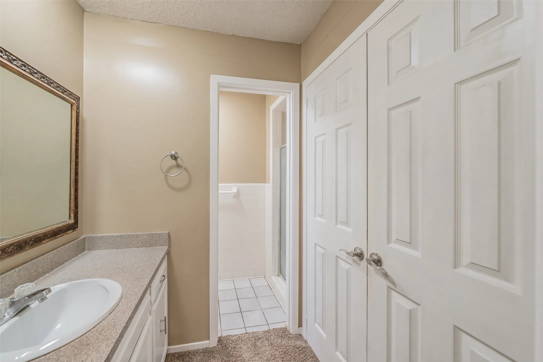 Single Family Residence For Sale in Johnson County , 1227 Willowwood Drive, Cleburne, Texas 76033, 3 Bedroom, 2 Bathroom, 2 Garage spaces, 1,495 Sqft, built in 1974, mls#21338265, Real Estate Agent in Cleburne, Homes For Sale in Johnson county, Homes For Sale in Cleburne, Realtor in Cleburne Texas, Real Estate Brokerage Independent Realty Texas, Luminita Cordes Realtor