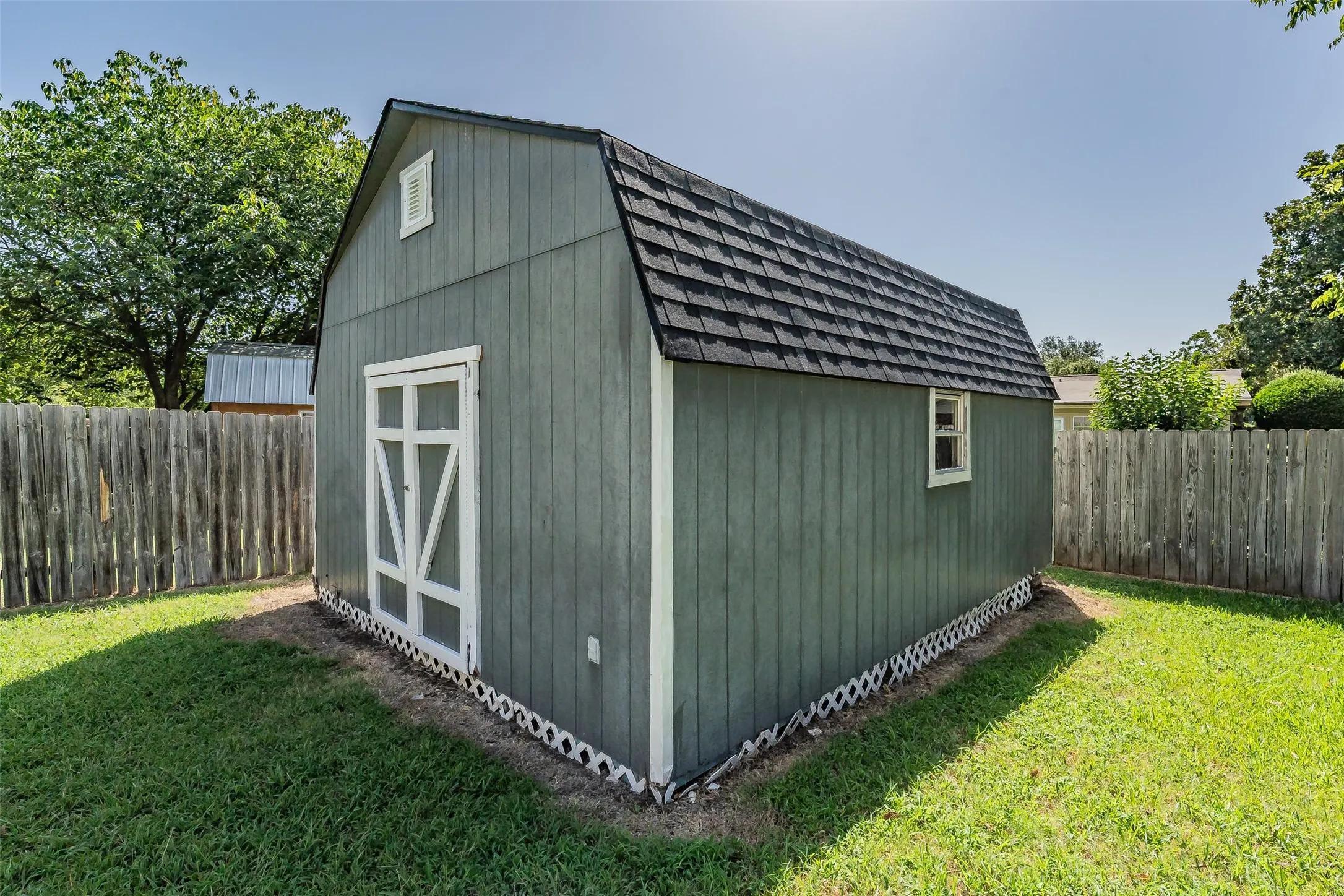 Single Family Residence For Sale in Johnson County , 1227 Willowwood Drive, Cleburne, Texas 76033, 3 Bedroom, 2 Bathroom, 2 Garage spaces, 1,495 Sqft, built in 1974, mls#21338265, Real Estate Agent in Cleburne, Homes For Sale in Johnson county, Homes For Sale in Cleburne, Realtor in Cleburne Texas, Real Estate Brokerage Independent Realty Texas, Luminita Cordes Realtor