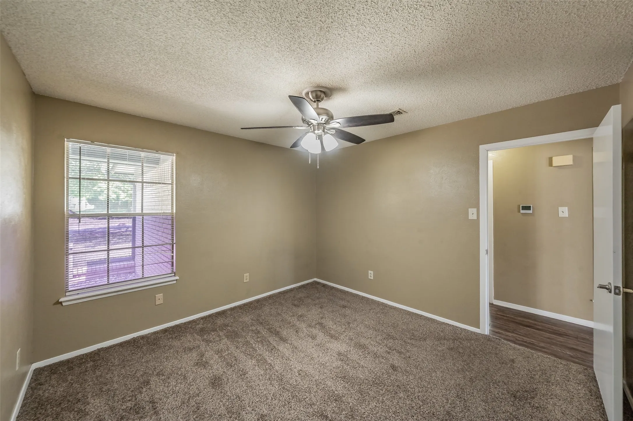 Single Family Residence For Sale in Johnson County , 1227 Willowwood Drive, Cleburne, Texas 76033, 3 Bedroom, 2 Bathroom, 2 Garage spaces, 1,495 Sqft, built in 1974, mls#21338265, Real Estate Agent in Cleburne, Homes For Sale in Johnson county, Homes For Sale in Cleburne, Realtor in Cleburne Texas, Real Estate Brokerage Independent Realty Texas, Luminita Cordes Realtor
