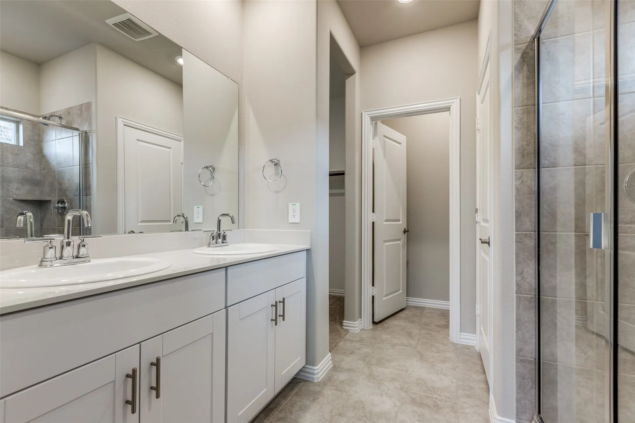 Single Family Residence For Rent in Collin County , 4805 Everly Court, Princeton, Texas 75071, 3 Bedrooms, 2 Bathrooms, 2 Garage spaces, 1,552 Sqft, built in 2024, Price $2,195, mls#21338378, Real Estate Agent in Princeton, Homes For Rent in Collin county, Homes For Rent in Princeton, Realtor in Princeton Texas, Real Estate Brokerage Independent Realty Texas, Luminita Cordes Realtor