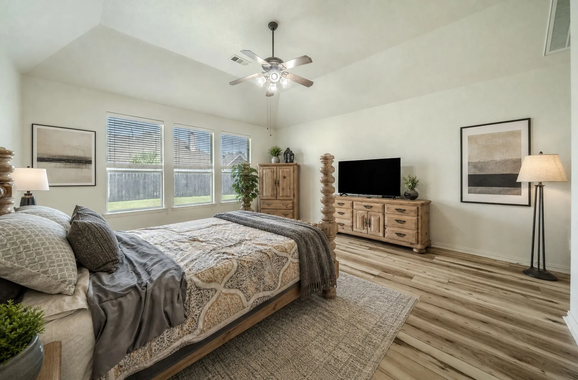 Single Family Residence For Sale in Collin County , 1026 Brentwood Drive, Murphy, Texas 75094, 4 Bedroom, 4 Bathroom, 3 Garage spaces, 3,641 Sqft, built in 2002, mls#21335119, Real Estate Agent in Murphy, Homes For Sale in Collin county, Homes For Sale in Murphy, Realtor in Murphy Texas, Real Estate Brokerage Independent Realty Texas, Luminita Cordes Realtor