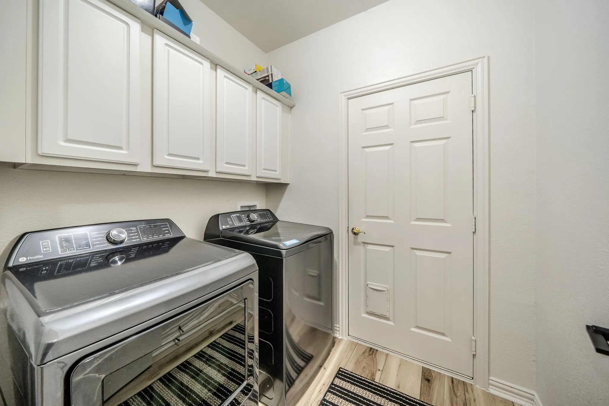 Single Family Residence For Sale in Collin County , 1026 Brentwood Drive, Murphy, Texas 75094, 4 Bedroom, 4 Bathroom, 3 Garage spaces, 3,641 Sqft, built in 2002, mls#21335119, Real Estate Agent in Murphy, Homes For Sale in Collin county, Homes For Sale in Murphy, Realtor in Murphy Texas, Real Estate Brokerage Independent Realty Texas, Luminita Cordes Realtor