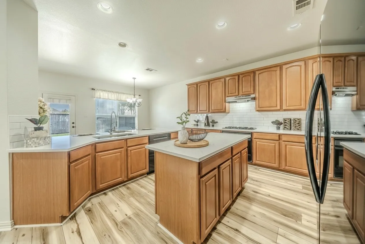 Single Family Residence For Sale in Collin County , 1026 Brentwood Drive, Murphy, Texas 75094, 4 Bedroom, 4 Bathroom, 3 Garage spaces, 3,641 Sqft, built in 2002, mls#21335119, Real Estate Agent in Murphy, Homes For Sale in Collin county, Homes For Sale in Murphy, Realtor in Murphy Texas, Real Estate Brokerage Independent Realty Texas, Luminita Cordes Realtor