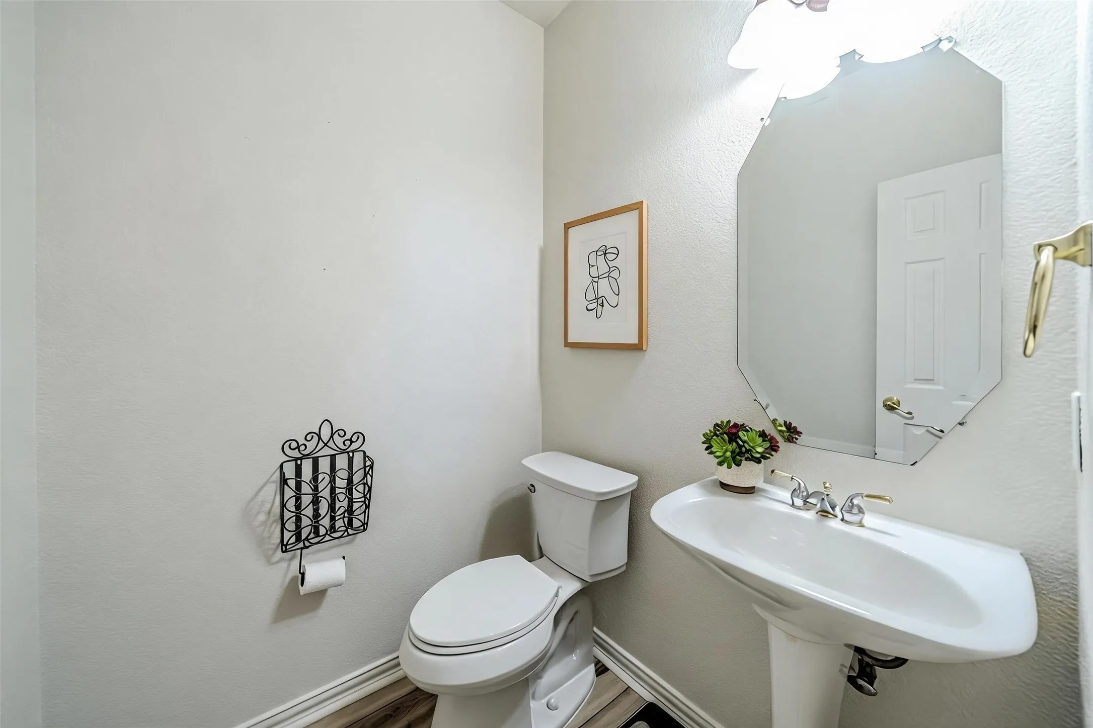 Single Family Residence For Sale in Collin County , 1026 Brentwood Drive, Murphy, Texas 75094, 4 Bedroom, 4 Bathroom, 3 Garage spaces, 3,641 Sqft, built in 2002, mls#21335119, Real Estate Agent in Murphy, Homes For Sale in Collin county, Homes For Sale in Murphy, Realtor in Murphy Texas, Real Estate Brokerage Independent Realty Texas, Luminita Cordes Realtor
