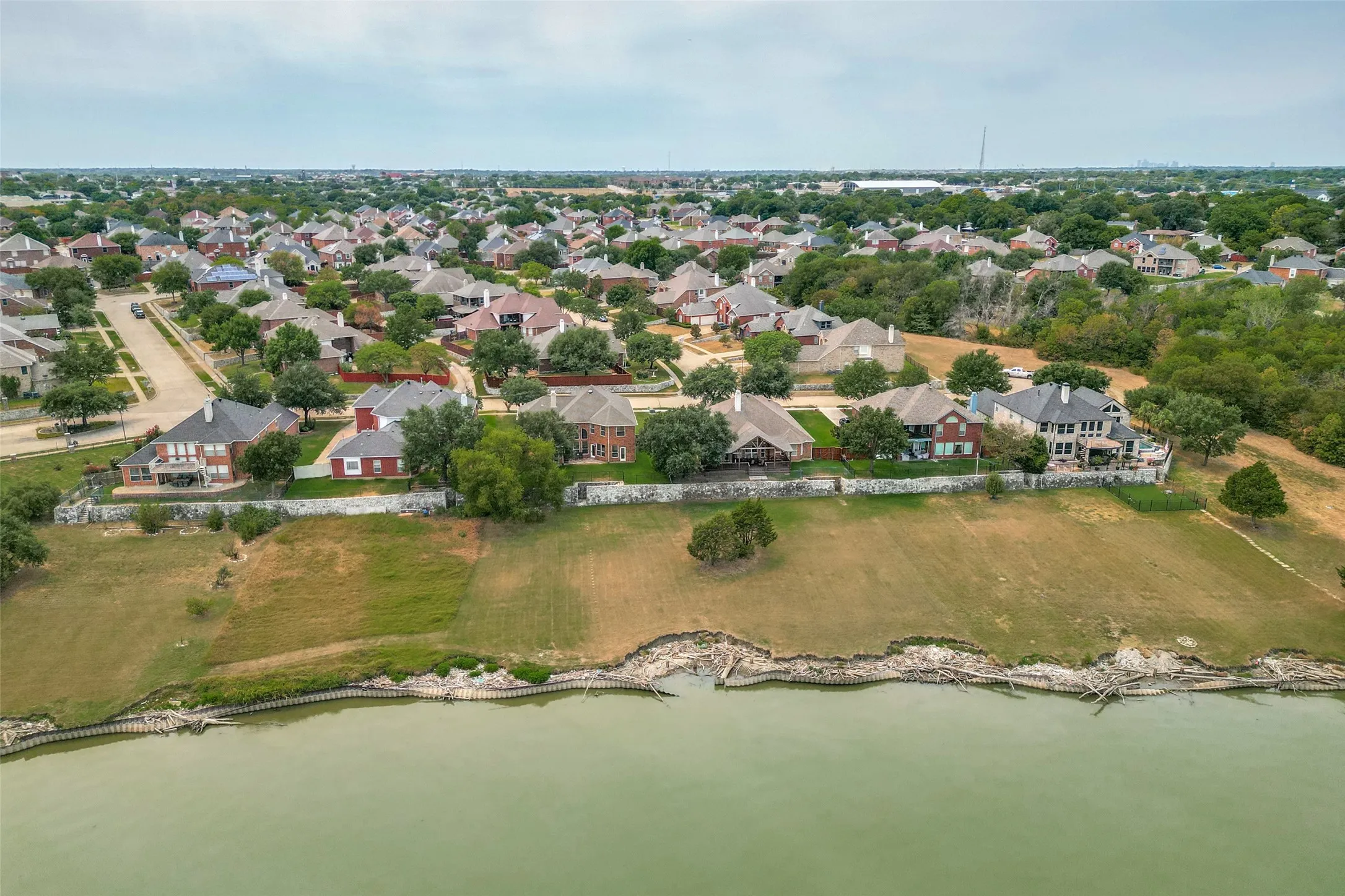 Single Family Residence For Sale in Dallas County , 4115 Abingdon Drive, Garland, Texas 75043, 5 Bedroom, 4 Bathroom, 2 Garage spaces, 3,811 Sqft, built in 2001, mls#21323792, Real Estate Agent in Garland, Homes For Sale in Dallas county, Homes For Sale in Garland, Realtor in Garland Texas, Real Estate Brokerage Independent Realty Texas, Luminita Cordes Realtor