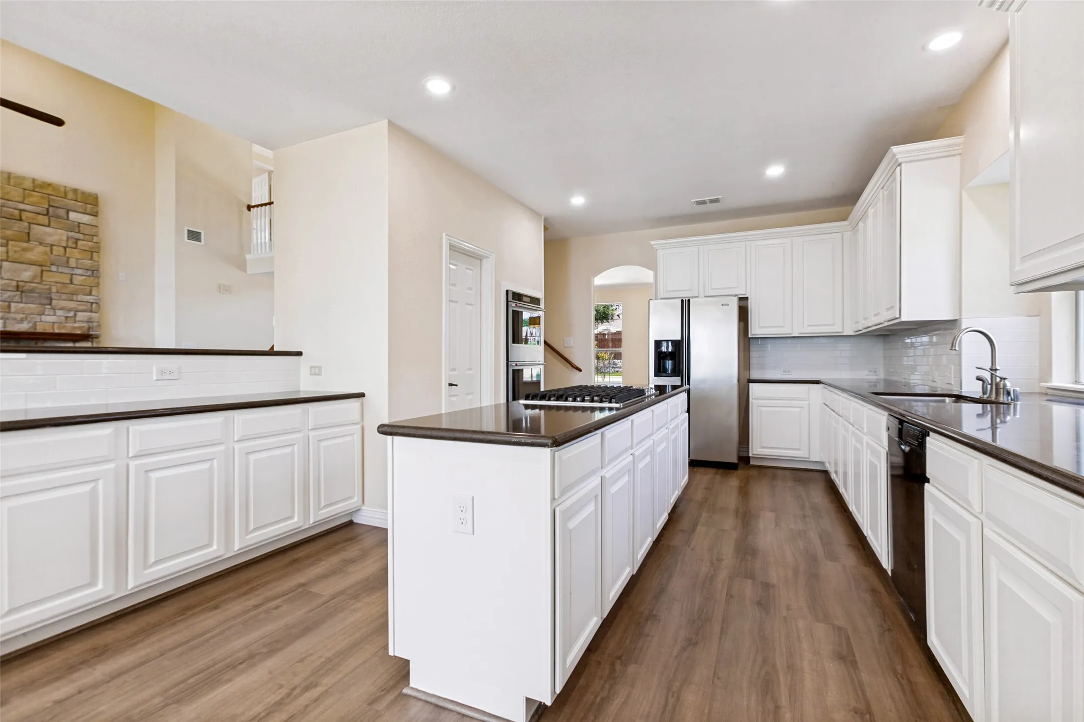 Single Family Residence For Sale in Dallas County , 4115 Abingdon Drive, Garland, Texas 75043, 5 Bedroom, 4 Bathroom, 2 Garage spaces, 3,811 Sqft, built in 2001, mls#21323792, Real Estate Agent in Garland, Homes For Sale in Dallas county, Homes For Sale in Garland, Realtor in Garland Texas, Real Estate Brokerage Independent Realty Texas, Luminita Cordes Realtor