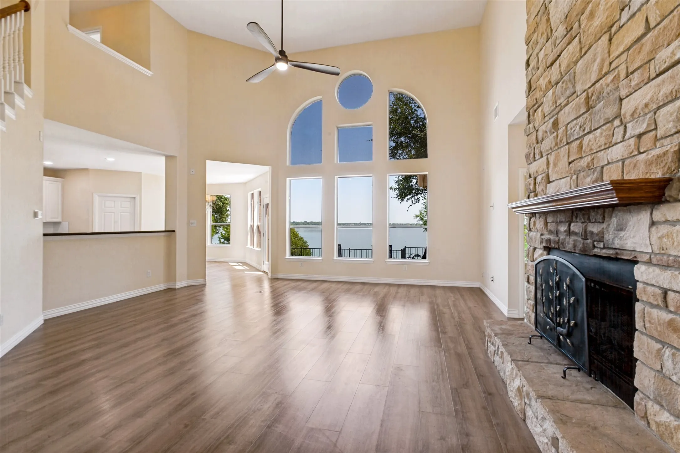 Single Family Residence For Sale in Dallas County , 4115 Abingdon Drive, Garland, Texas 75043, 5 Bedroom, 4 Bathroom, 2 Garage spaces, 3,811 Sqft, built in 2001, mls#21323792, Real Estate Agent in Garland, Homes For Sale in Dallas county, Homes For Sale in Garland, Realtor in Garland Texas, Real Estate Brokerage Independent Realty Texas, Luminita Cordes Realtor