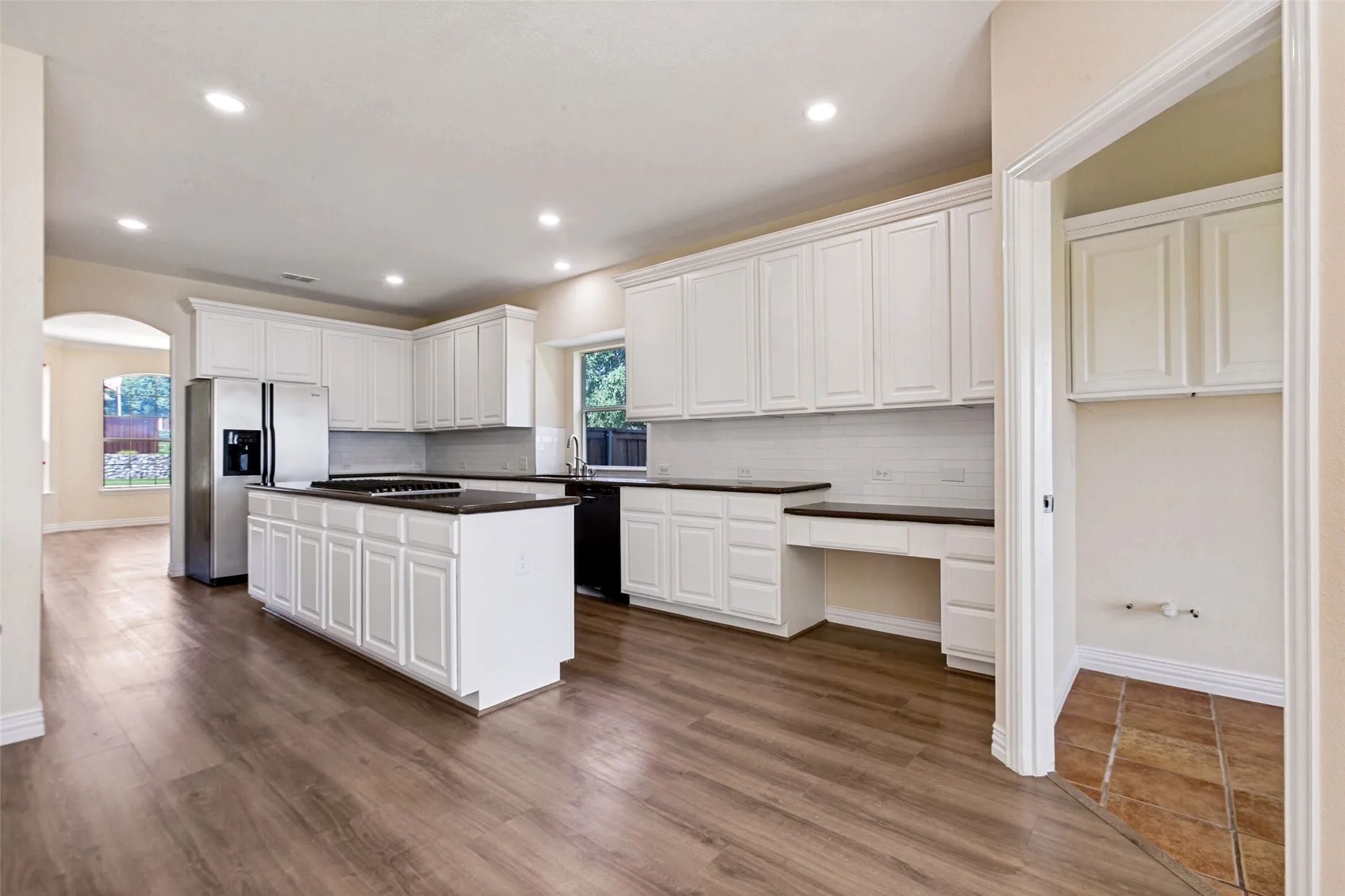 Single Family Residence For Sale in Dallas County , 4115 Abingdon Drive, Garland, Texas 75043, 5 Bedroom, 4 Bathroom, 2 Garage spaces, 3,811 Sqft, built in 2001, mls#21323792, Real Estate Agent in Garland, Homes For Sale in Dallas county, Homes For Sale in Garland, Realtor in Garland Texas, Real Estate Brokerage Independent Realty Texas, Luminita Cordes Realtor