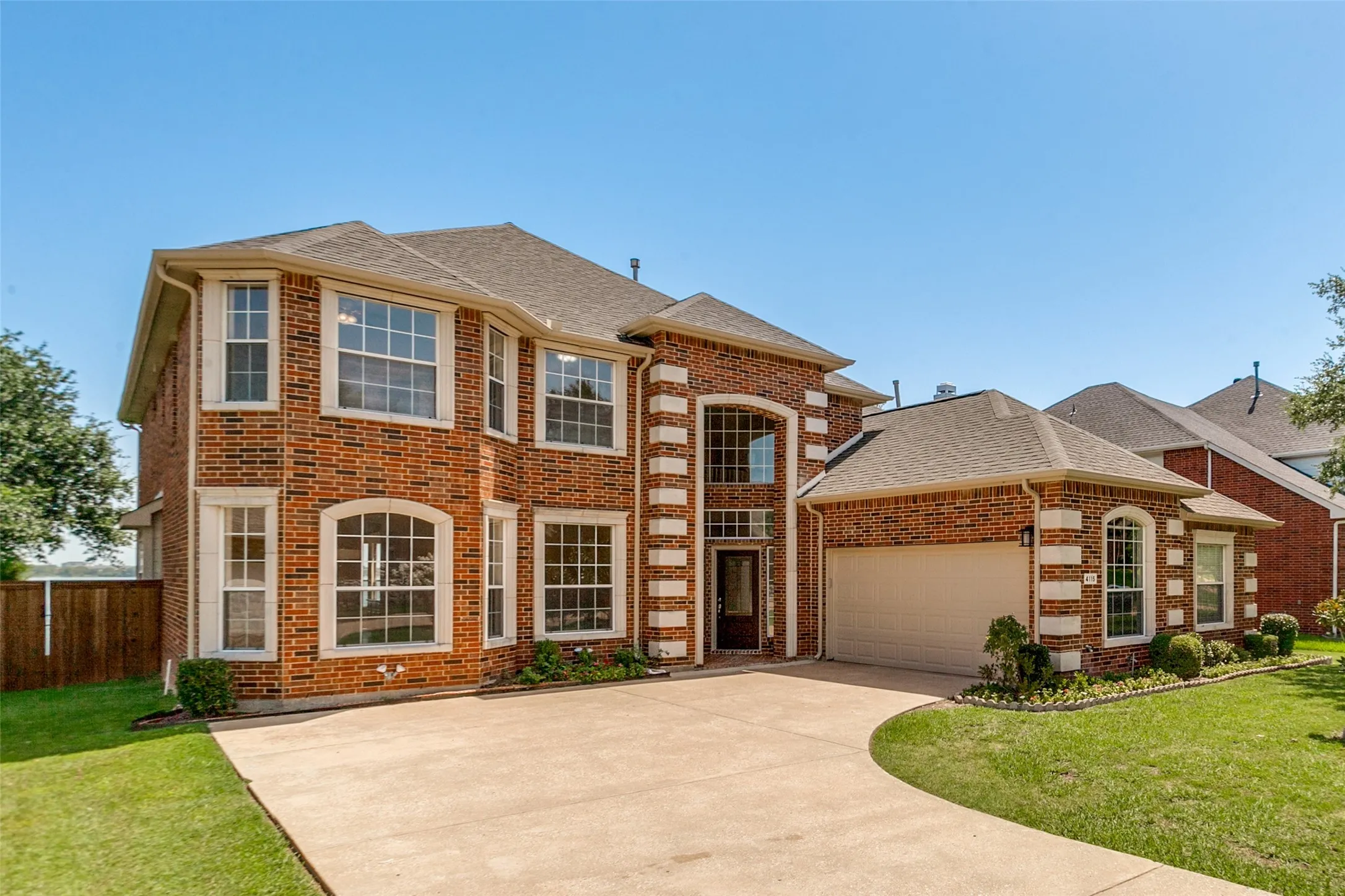 Single Family Residence For Sale in Dallas County , 4115 Abingdon Drive, Garland, Texas 75043, 5 Bedroom, 4 Bathroom, 2 Garage spaces, 3,811 Sqft, built in 2001, mls#21323792, Real Estate Agent in Garland, Homes For Sale in Dallas county, Homes For Sale in Garland, Realtor in Garland Texas, Real Estate Brokerage Independent Realty Texas, Luminita Cordes Realtor