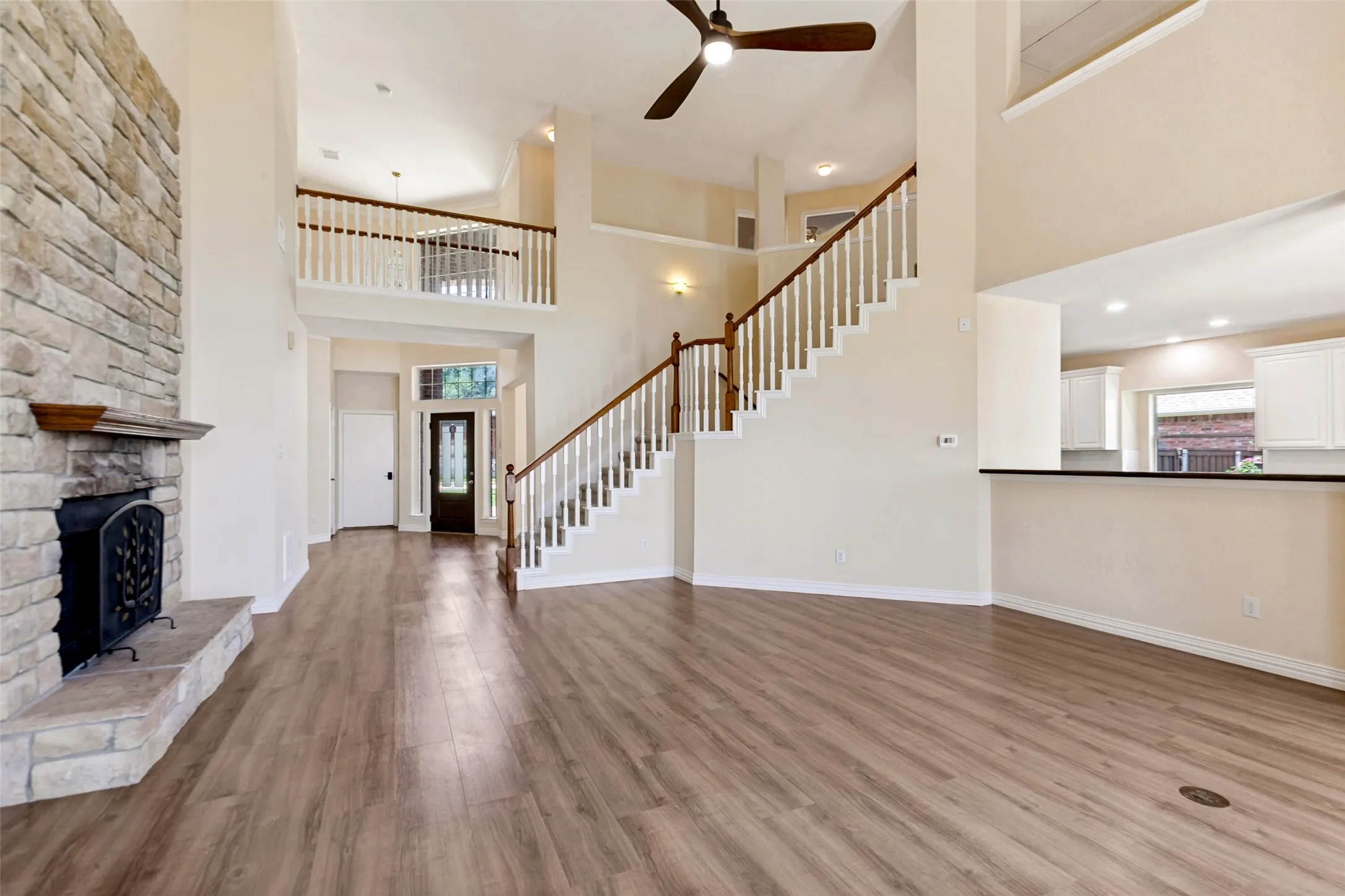 Single Family Residence For Sale in Dallas County , 4115 Abingdon Drive, Garland, Texas 75043, 5 Bedroom, 4 Bathroom, 2 Garage spaces, 3,811 Sqft, built in 2001, mls#21323792, Real Estate Agent in Garland, Homes For Sale in Dallas county, Homes For Sale in Garland, Realtor in Garland Texas, Real Estate Brokerage Independent Realty Texas, Luminita Cordes Realtor
