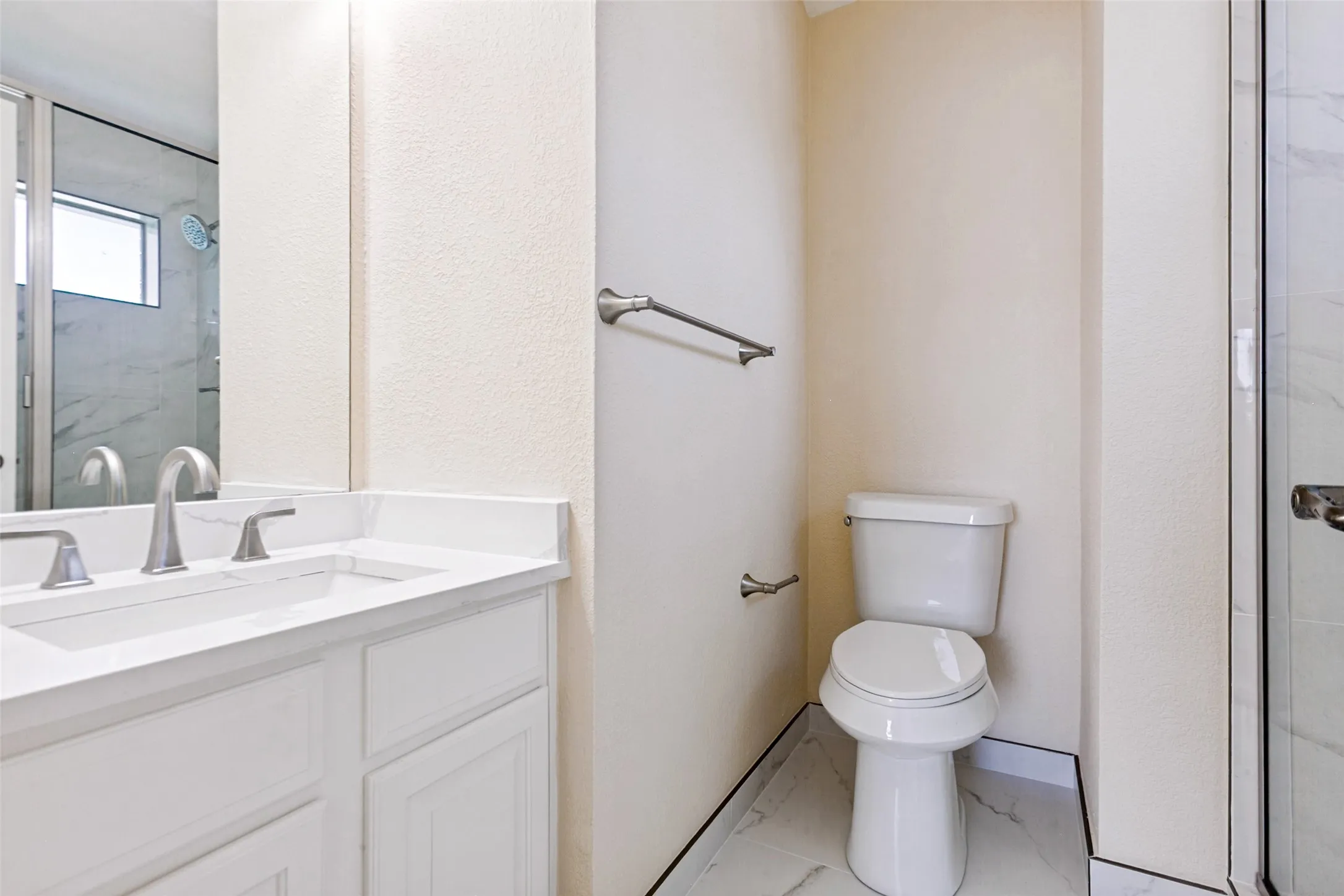 Single Family Residence For Sale in Dallas County , 4115 Abingdon Drive, Garland, Texas 75043, 5 Bedroom, 4 Bathroom, 2 Garage spaces, 3,811 Sqft, built in 2001, mls#21323792, Real Estate Agent in Garland, Homes For Sale in Dallas county, Homes For Sale in Garland, Realtor in Garland Texas, Real Estate Brokerage Independent Realty Texas, Luminita Cordes Realtor