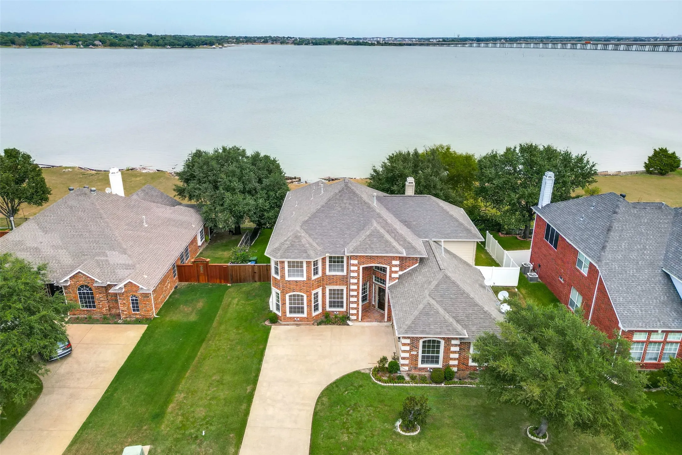 Single Family Residence For Sale in Dallas County , 4115 Abingdon Drive, Garland, Texas 75043, 5 Bedroom, 4 Bathroom, 2 Garage spaces, 3,811 Sqft, built in 2001, mls#21323792, Real Estate Agent in Garland, Homes For Sale in Dallas county, Homes For Sale in Garland, Realtor in Garland Texas, Real Estate Brokerage Independent Realty Texas, Luminita Cordes Realtor