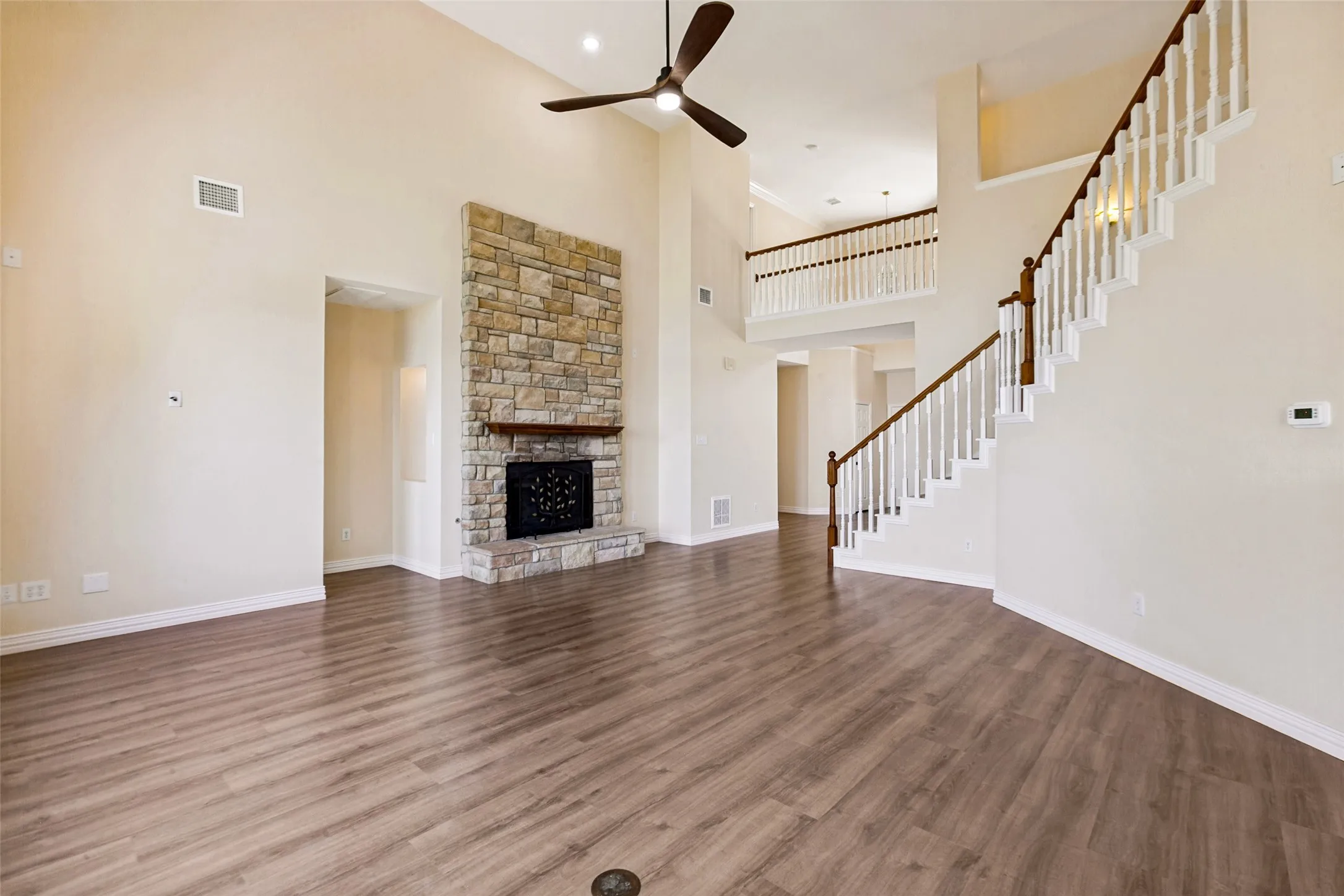 Single Family Residence For Sale in Dallas County , 4115 Abingdon Drive, Garland, Texas 75043, 5 Bedroom, 4 Bathroom, 2 Garage spaces, 3,811 Sqft, built in 2001, mls#21323792, Real Estate Agent in Garland, Homes For Sale in Dallas county, Homes For Sale in Garland, Realtor in Garland Texas, Real Estate Brokerage Independent Realty Texas, Luminita Cordes Realtor