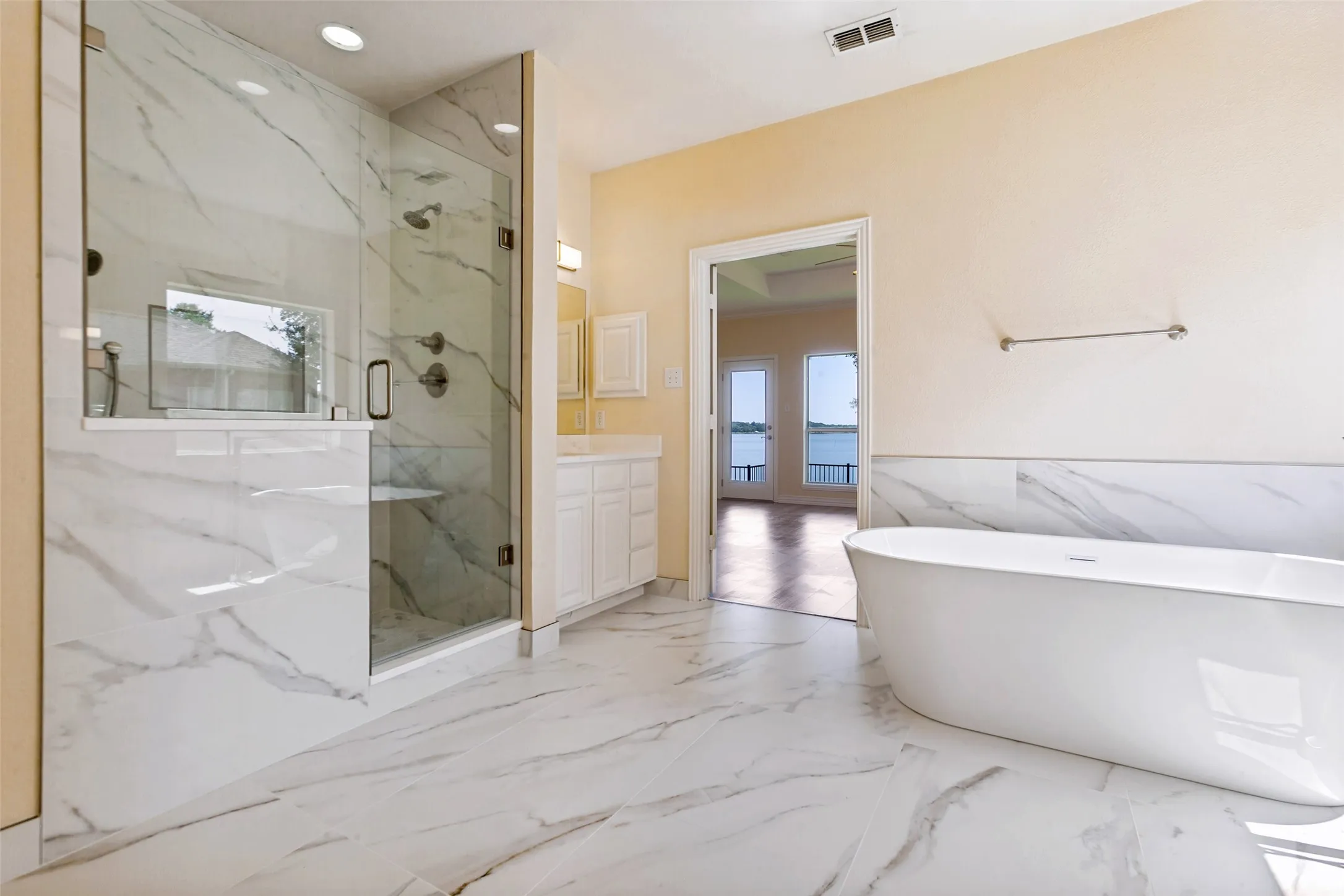 Single Family Residence For Sale in Dallas County , 4115 Abingdon Drive, Garland, Texas 75043, 5 Bedroom, 4 Bathroom, 2 Garage spaces, 3,811 Sqft, built in 2001, mls#21323792, Real Estate Agent in Garland, Homes For Sale in Dallas county, Homes For Sale in Garland, Realtor in Garland Texas, Real Estate Brokerage Independent Realty Texas, Luminita Cordes Realtor