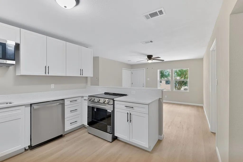 Single Family Residence For Sale in Morris County , 444 Bowie, Lone Star, Texas 75668, 4 Bedroom, 1 Bathroom, Garage spaces, 920 Sqft, built in 1955, mls#21318235, Real Estate Agent in Lone Star, Homes For Sale in Morris county, Homes For Sale in Lone Star, Realtor in Lone Star Texas, Real Estate Brokerage Independent Realty Texas, Luminita Cordes Realtor