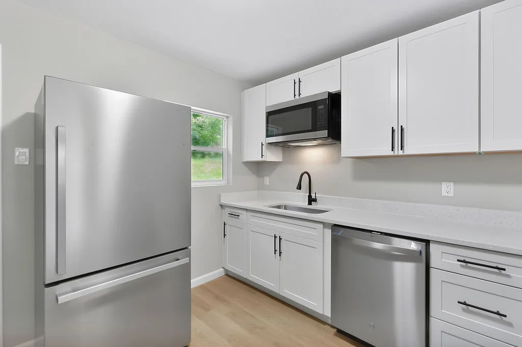 Single Family Residence For Sale in Morris County , 444 Bowie, Lone Star, Texas 75668, 4 Bedroom, 1 Bathroom, Garage spaces, 920 Sqft, built in 1955, mls#21318235, Real Estate Agent in Lone Star, Homes For Sale in Morris county, Homes For Sale in Lone Star, Realtor in Lone Star Texas, Real Estate Brokerage Independent Realty Texas, Luminita Cordes Realtor