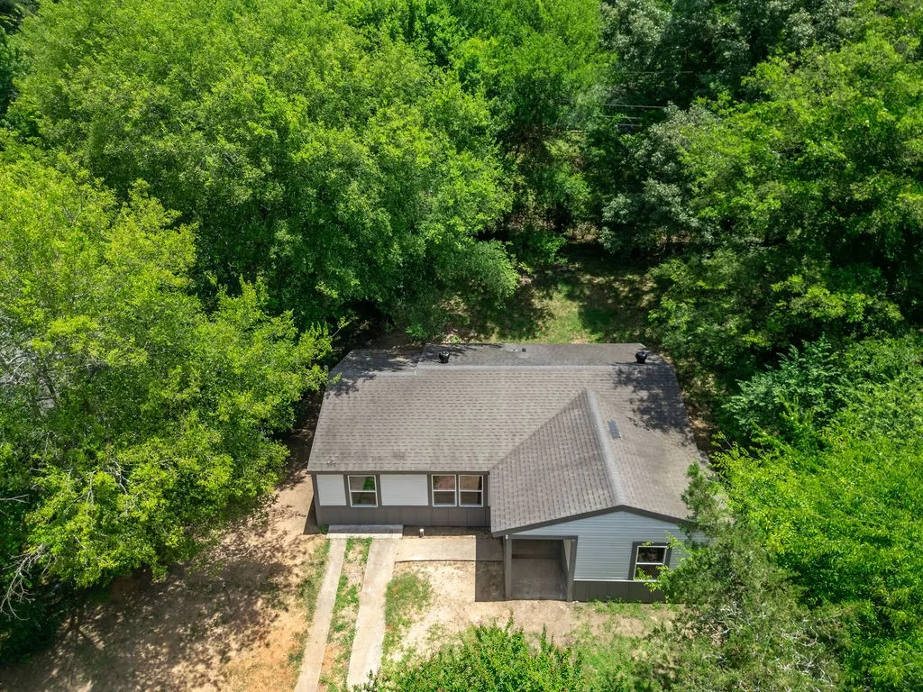 Single Family Residence For Sale in Morris County , 444 Bowie, Lone Star, Texas 75668, 4 Bedroom, 1 Bathroom, Garage spaces, 920 Sqft, built in 1955, mls#21318235, Real Estate Agent in Lone Star, Homes For Sale in Morris county, Homes For Sale in Lone Star, Realtor in Lone Star Texas, Real Estate Brokerage Independent Realty Texas, Luminita Cordes Realtor