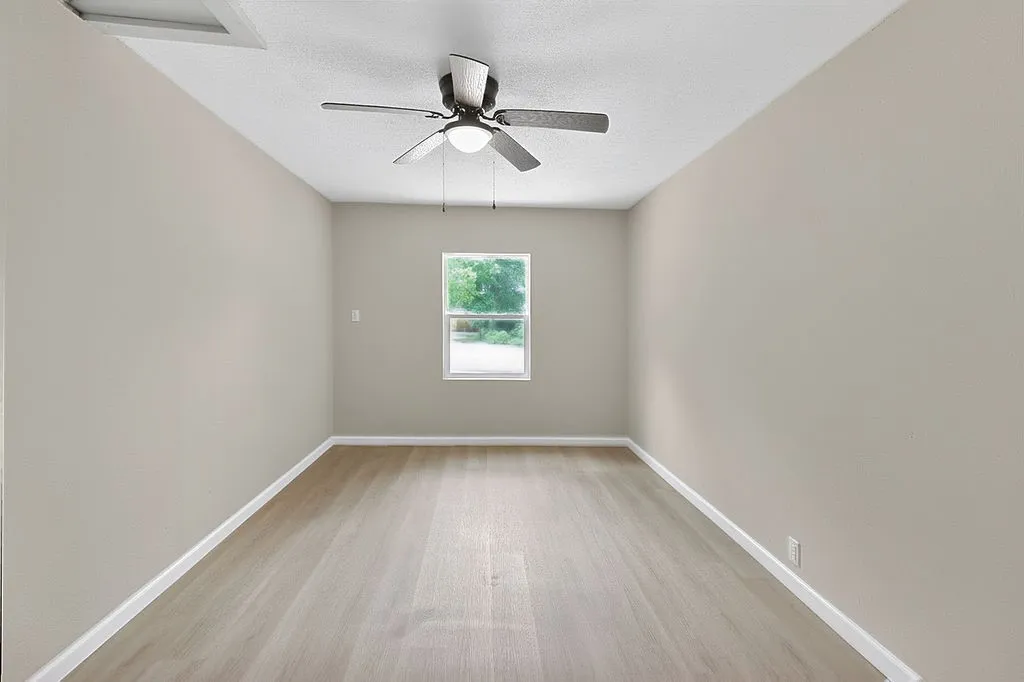 Single Family Residence For Sale in Morris County , 444 Bowie, Lone Star, Texas 75668, 4 Bedroom, 1 Bathroom, Garage spaces, 920 Sqft, built in 1955, mls#21318235, Real Estate Agent in Lone Star, Homes For Sale in Morris county, Homes For Sale in Lone Star, Realtor in Lone Star Texas, Real Estate Brokerage Independent Realty Texas, Luminita Cordes Realtor