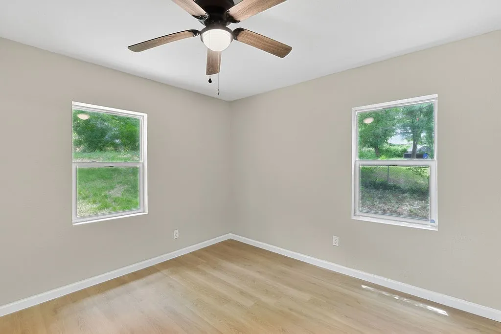 Single Family Residence For Sale in Morris County , 444 Bowie, Lone Star, Texas 75668, 4 Bedroom, 1 Bathroom, Garage spaces, 920 Sqft, built in 1955, mls#21318235, Real Estate Agent in Lone Star, Homes For Sale in Morris county, Homes For Sale in Lone Star, Realtor in Lone Star Texas, Real Estate Brokerage Independent Realty Texas, Luminita Cordes Realtor