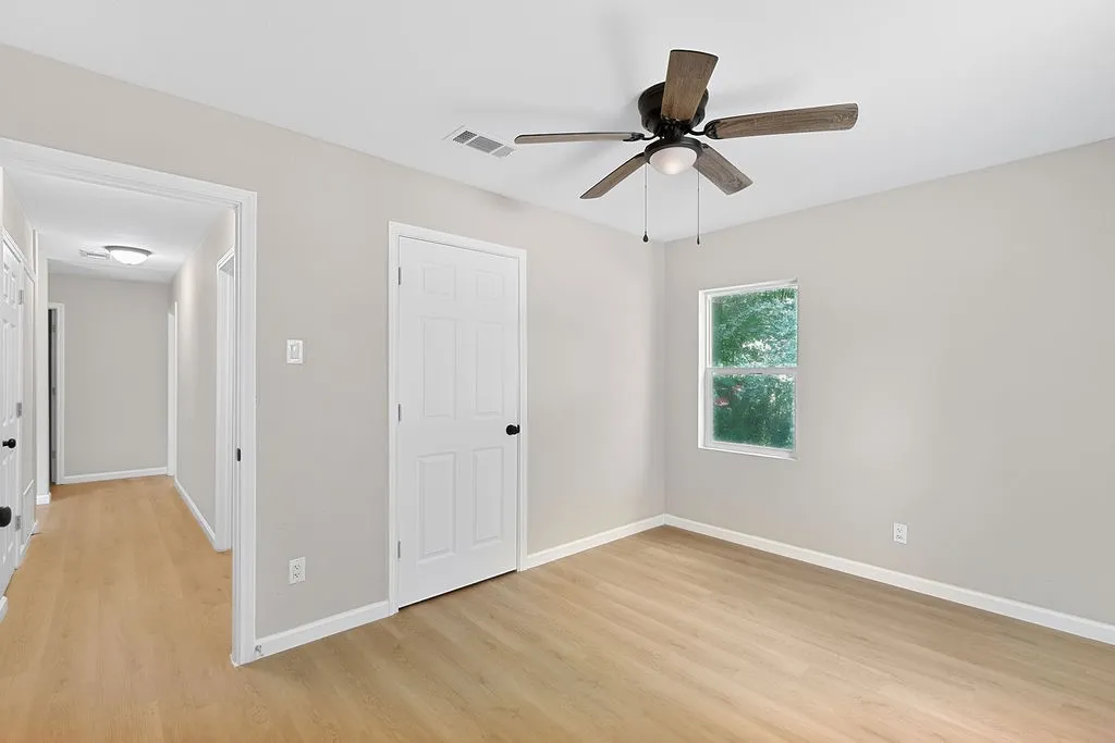 Single Family Residence For Sale in Morris County , 444 Bowie, Lone Star, Texas 75668, 4 Bedroom, 1 Bathroom, Garage spaces, 920 Sqft, built in 1955, mls#21318235, Real Estate Agent in Lone Star, Homes For Sale in Morris county, Homes For Sale in Lone Star, Realtor in Lone Star Texas, Real Estate Brokerage Independent Realty Texas, Luminita Cordes Realtor