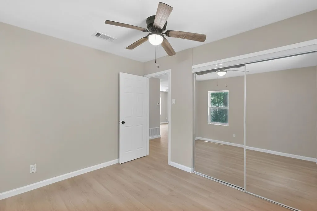 Single Family Residence For Sale in Morris County , 444 Bowie, Lone Star, Texas 75668, 4 Bedroom, 1 Bathroom, Garage spaces, 920 Sqft, built in 1955, mls#21318235, Real Estate Agent in Lone Star, Homes For Sale in Morris county, Homes For Sale in Lone Star, Realtor in Lone Star Texas, Real Estate Brokerage Independent Realty Texas, Luminita Cordes Realtor
