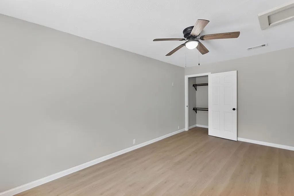 Single Family Residence For Sale in Morris County , 444 Bowie, Lone Star, Texas 75668, 4 Bedroom, 1 Bathroom, Garage spaces, 920 Sqft, built in 1955, mls#21318235, Real Estate Agent in Lone Star, Homes For Sale in Morris county, Homes For Sale in Lone Star, Realtor in Lone Star Texas, Real Estate Brokerage Independent Realty Texas, Luminita Cordes Realtor