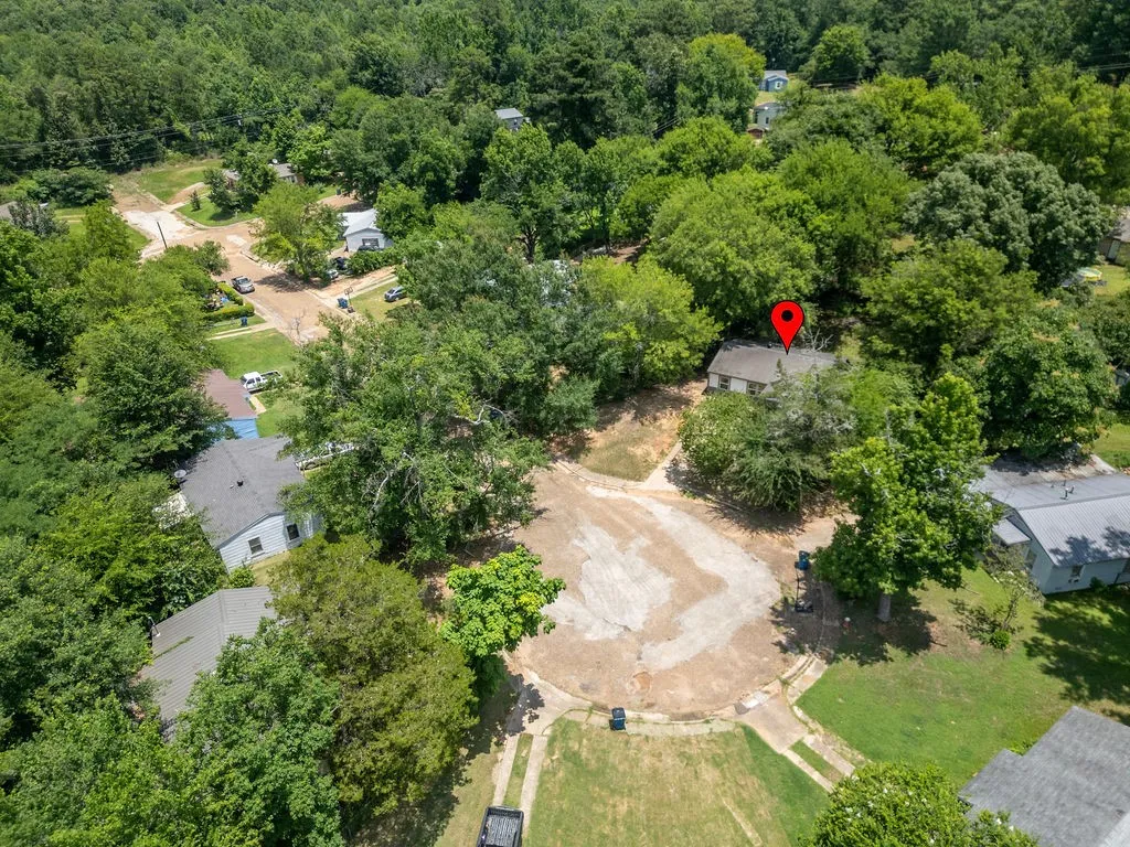 Single Family Residence For Sale in Morris County , 444 Bowie, Lone Star, Texas 75668, 4 Bedroom, 1 Bathroom, Garage spaces, 920 Sqft, built in 1955, mls#21318235, Real Estate Agent in Lone Star, Homes For Sale in Morris county, Homes For Sale in Lone Star, Realtor in Lone Star Texas, Real Estate Brokerage Independent Realty Texas, Luminita Cordes Realtor