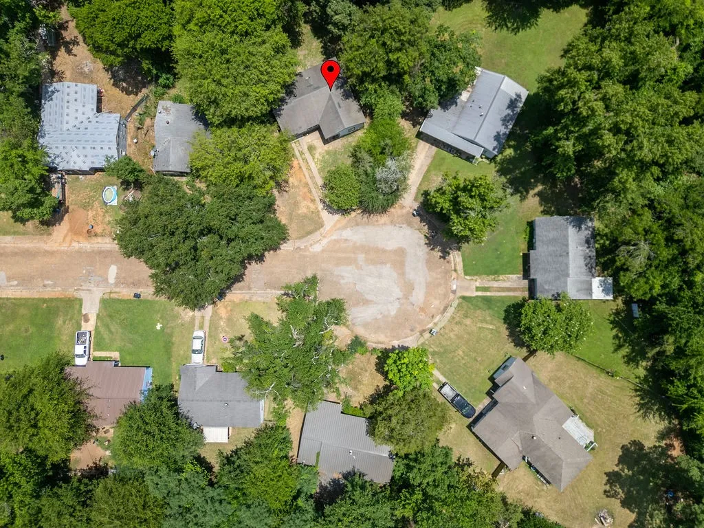 Single Family Residence For Sale in Morris County , 444 Bowie, Lone Star, Texas 75668, 4 Bedroom, 1 Bathroom, Garage spaces, 920 Sqft, built in 1955, mls#21318235, Real Estate Agent in Lone Star, Homes For Sale in Morris county, Homes For Sale in Lone Star, Realtor in Lone Star Texas, Real Estate Brokerage Independent Realty Texas, Luminita Cordes Realtor