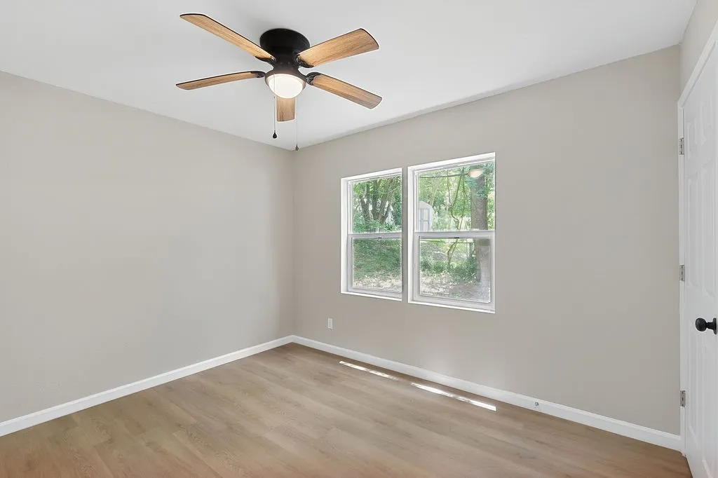 Single Family Residence For Sale in Morris County , 444 Bowie, Lone Star, Texas 75668, 4 Bedroom, 1 Bathroom, Garage spaces, 920 Sqft, built in 1955, mls#21318235, Real Estate Agent in Lone Star, Homes For Sale in Morris county, Homes For Sale in Lone Star, Realtor in Lone Star Texas, Real Estate Brokerage Independent Realty Texas, Luminita Cordes Realtor