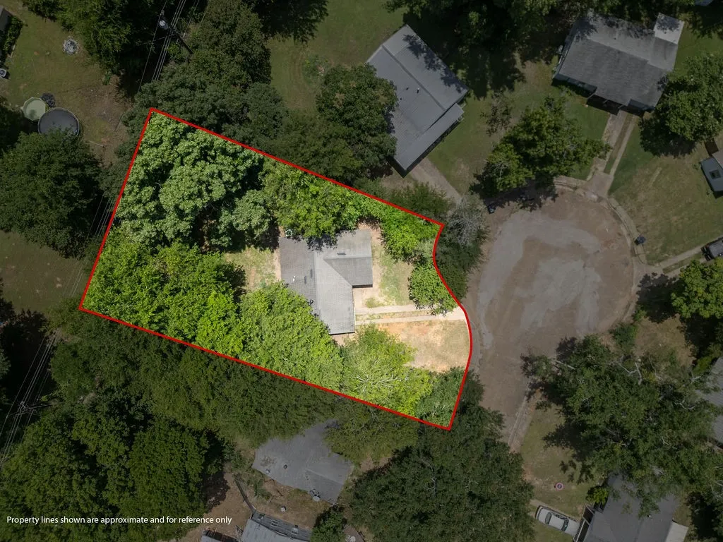 Single Family Residence For Sale in Morris County , 444 Bowie, Lone Star, Texas 75668, 4 Bedroom, 1 Bathroom, Garage spaces, 920 Sqft, built in 1955, mls#21318235, Real Estate Agent in Lone Star, Homes For Sale in Morris county, Homes For Sale in Lone Star, Realtor in Lone Star Texas, Real Estate Brokerage Independent Realty Texas, Luminita Cordes Realtor