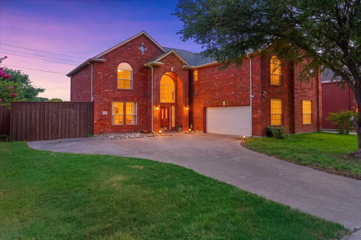 Single Family Residence For Sale in Collin County , 1013 Larkspur Drive, Allen, Texas 75002, 5 Bedroom, 3 Bathroom, 2 Garage spaces, 3,092 Sqft, built in 2001, mls#21318243, Real Estate Agent in Allen, Homes For Sale in Collin county, Homes For Sale in Allen, Realtor in Allen Texas, Real Estate Brokerage Independent Realty Texas, Luminita Cordes Realtor