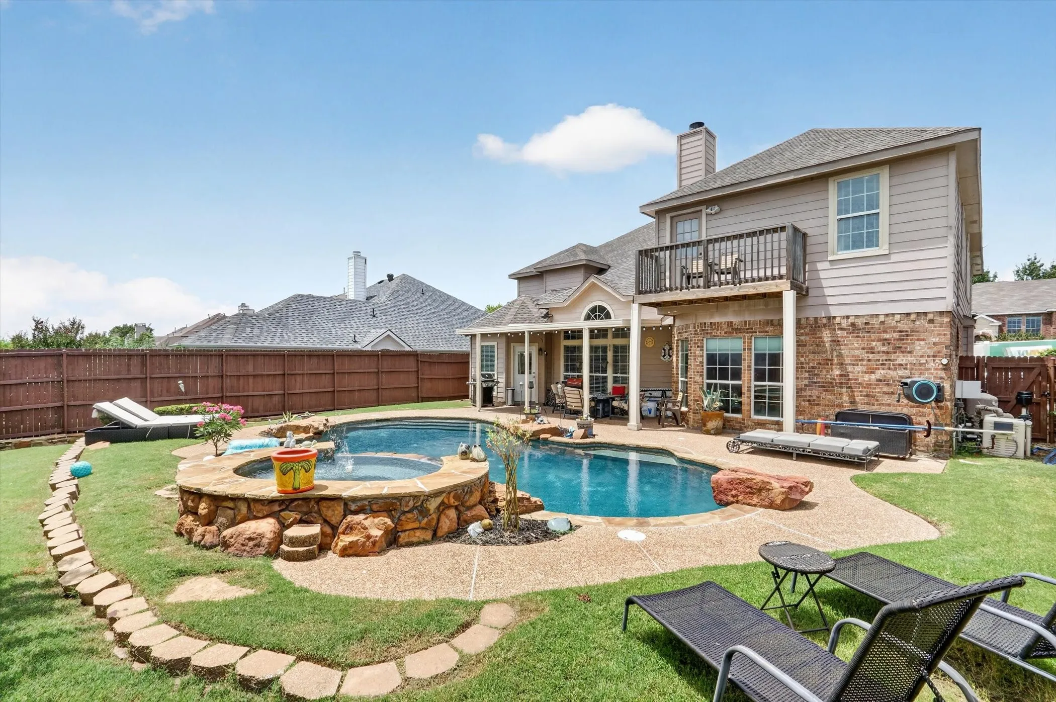 Single Family Residence For Sale in Tarrant County , 5425 Rolling Meadows Drive, Fort Worth, Texas 76123, 5 Bedroom, 4 Bathroom, 2 Garage spaces, 3,719 Sqft, built in 2003, mls#21333078, Real Estate Agent in Fort Worth, Homes For Sale in Tarrant county, Homes For Sale in Fort Worth, Realtor in Fort Worth Texas, Real Estate Brokerage Independent Realty Texas, Luminita Cordes Realtor