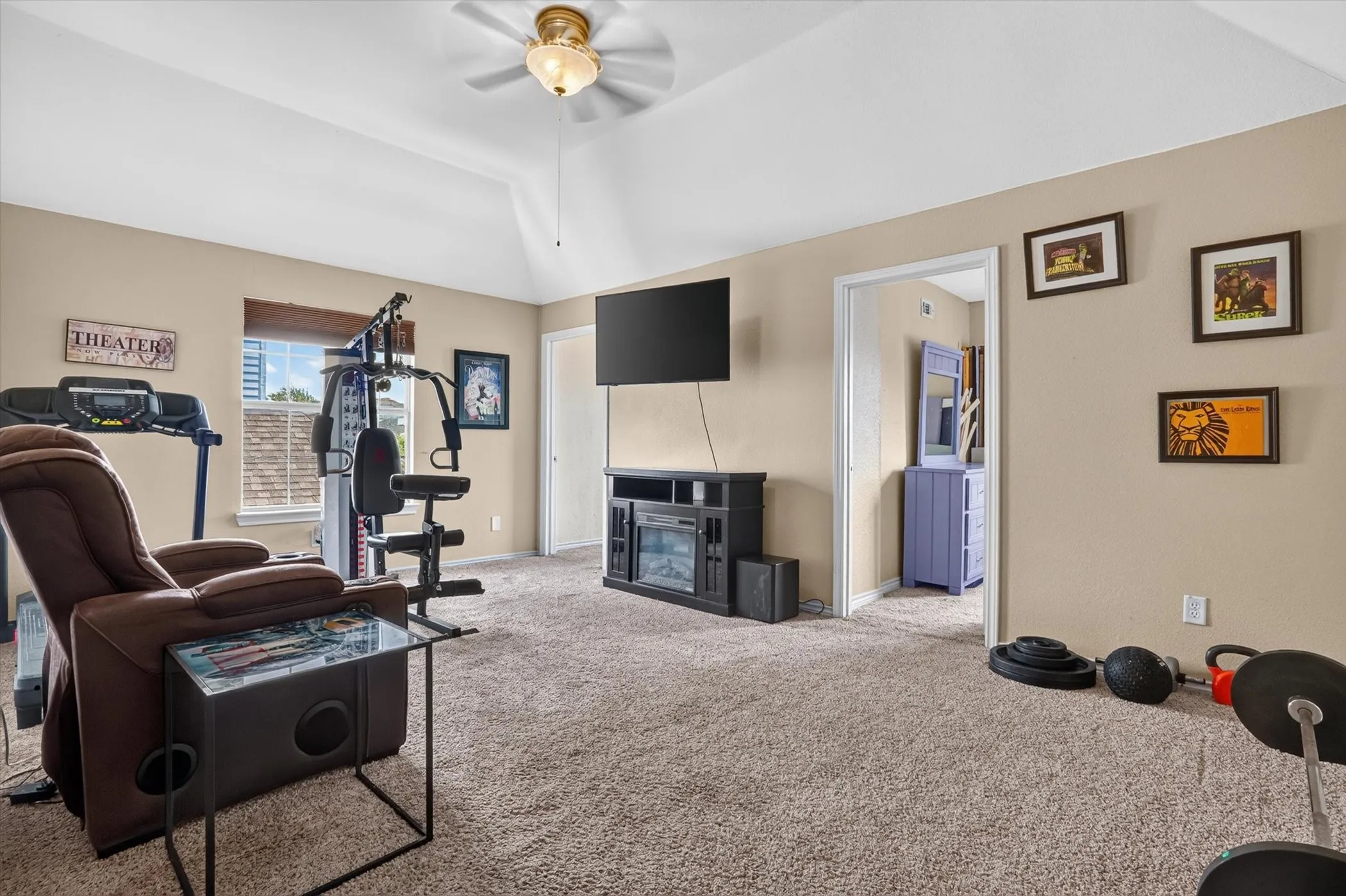 Single Family Residence For Sale in Tarrant County , 5425 Rolling Meadows Drive, Fort Worth, Texas 76123, 5 Bedroom, 4 Bathroom, 2 Garage spaces, 3,719 Sqft, built in 2003, mls#21333078, Real Estate Agent in Fort Worth, Homes For Sale in Tarrant county, Homes For Sale in Fort Worth, Realtor in Fort Worth Texas, Real Estate Brokerage Independent Realty Texas, Luminita Cordes Realtor