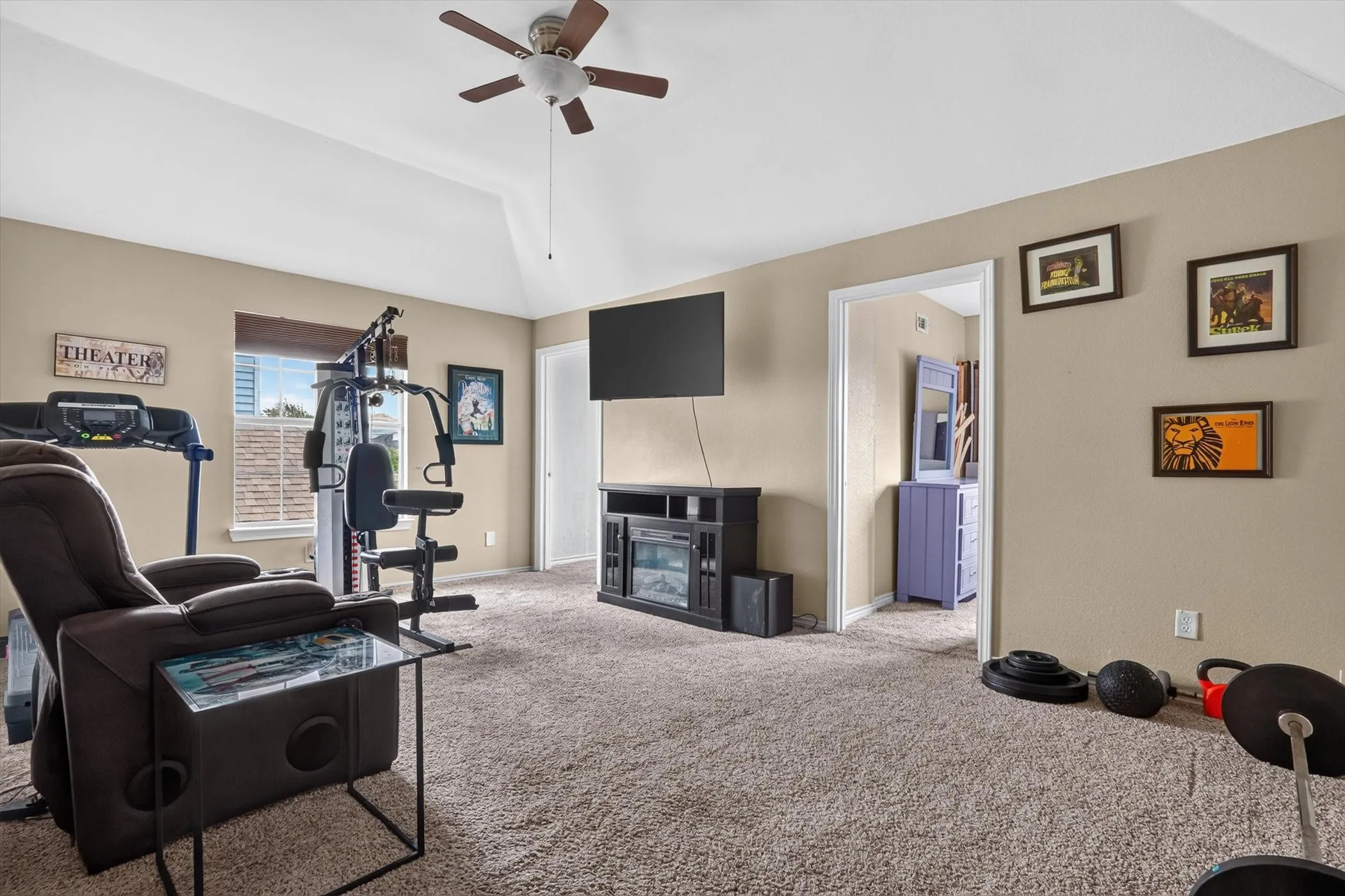 Single Family Residence For Sale in Tarrant County , 5425 Rolling Meadows Drive, Fort Worth, Texas 76123, 5 Bedroom, 4 Bathroom, 2 Garage spaces, 3,719 Sqft, built in 2003, mls#21333078, Real Estate Agent in Fort Worth, Homes For Sale in Tarrant county, Homes For Sale in Fort Worth, Realtor in Fort Worth Texas, Real Estate Brokerage Independent Realty Texas, Luminita Cordes Realtor