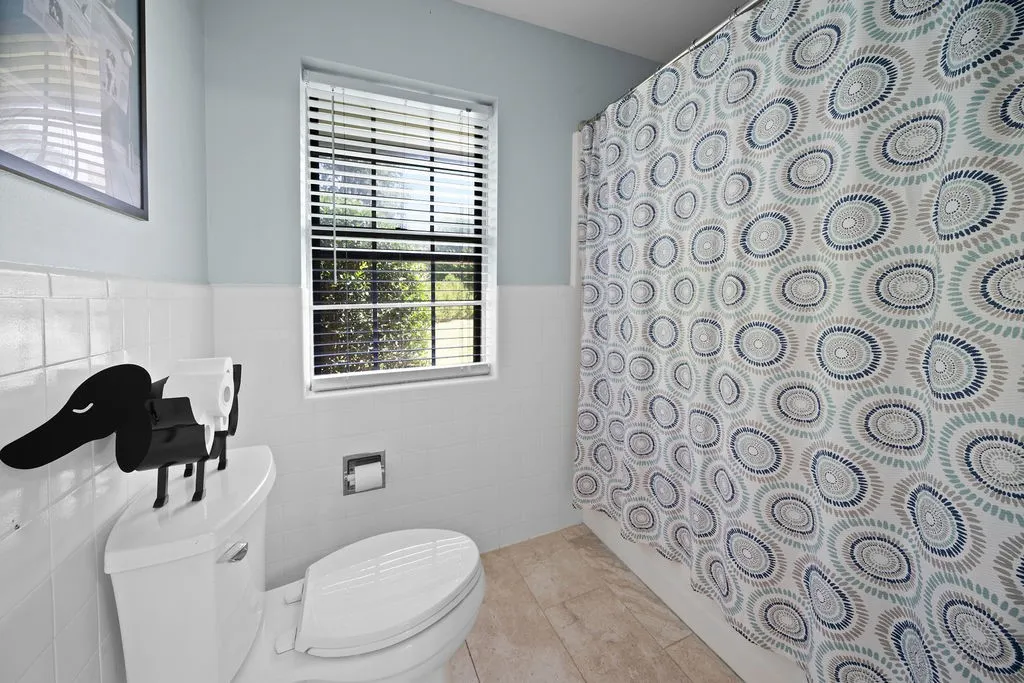 Single Family Residence For Sale in Smith County , 2829 Yorktown Drive, Tyler, Texas 75701, 4 Bedroom, 4 Bathroom, 3 Garage spaces, 3,160 Sqft, built in 1965, mls#21336947, Real Estate Agent in Tyler, Homes For Sale in Smith county, Homes For Sale in Tyler, Realtor in Tyler Texas, Real Estate Brokerage Independent Realty Texas, Luminita Cordes Realtor