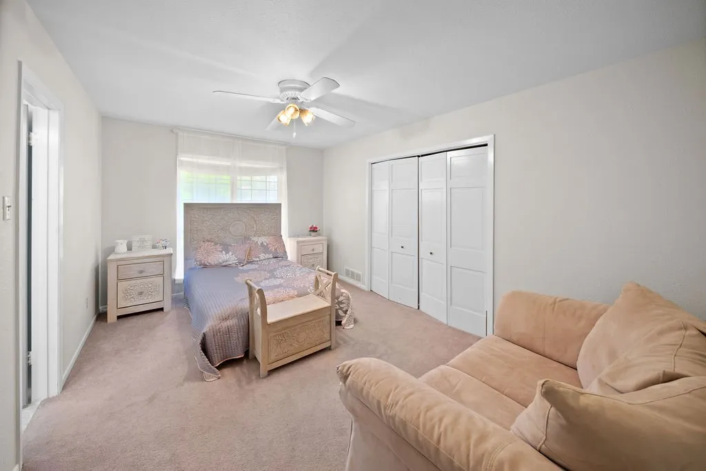 Single Family Residence For Sale in Smith County , 2829 Yorktown Drive, Tyler, Texas 75701, 4 Bedroom, 4 Bathroom, 3 Garage spaces, 3,160 Sqft, built in 1965, mls#21336947, Real Estate Agent in Tyler, Homes For Sale in Smith county, Homes For Sale in Tyler, Realtor in Tyler Texas, Real Estate Brokerage Independent Realty Texas, Luminita Cordes Realtor